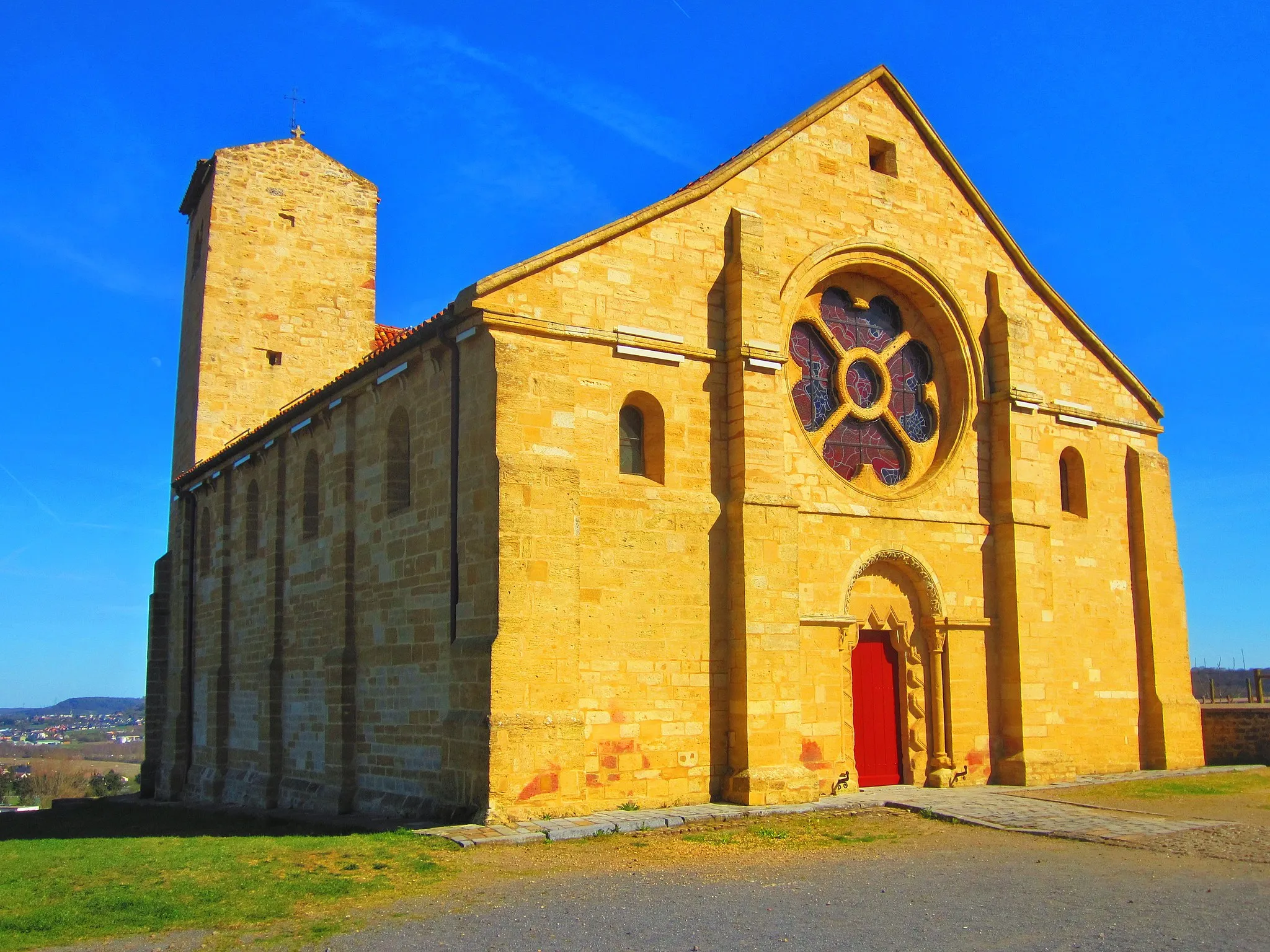 Photo showing: Mont St Martin church prieure