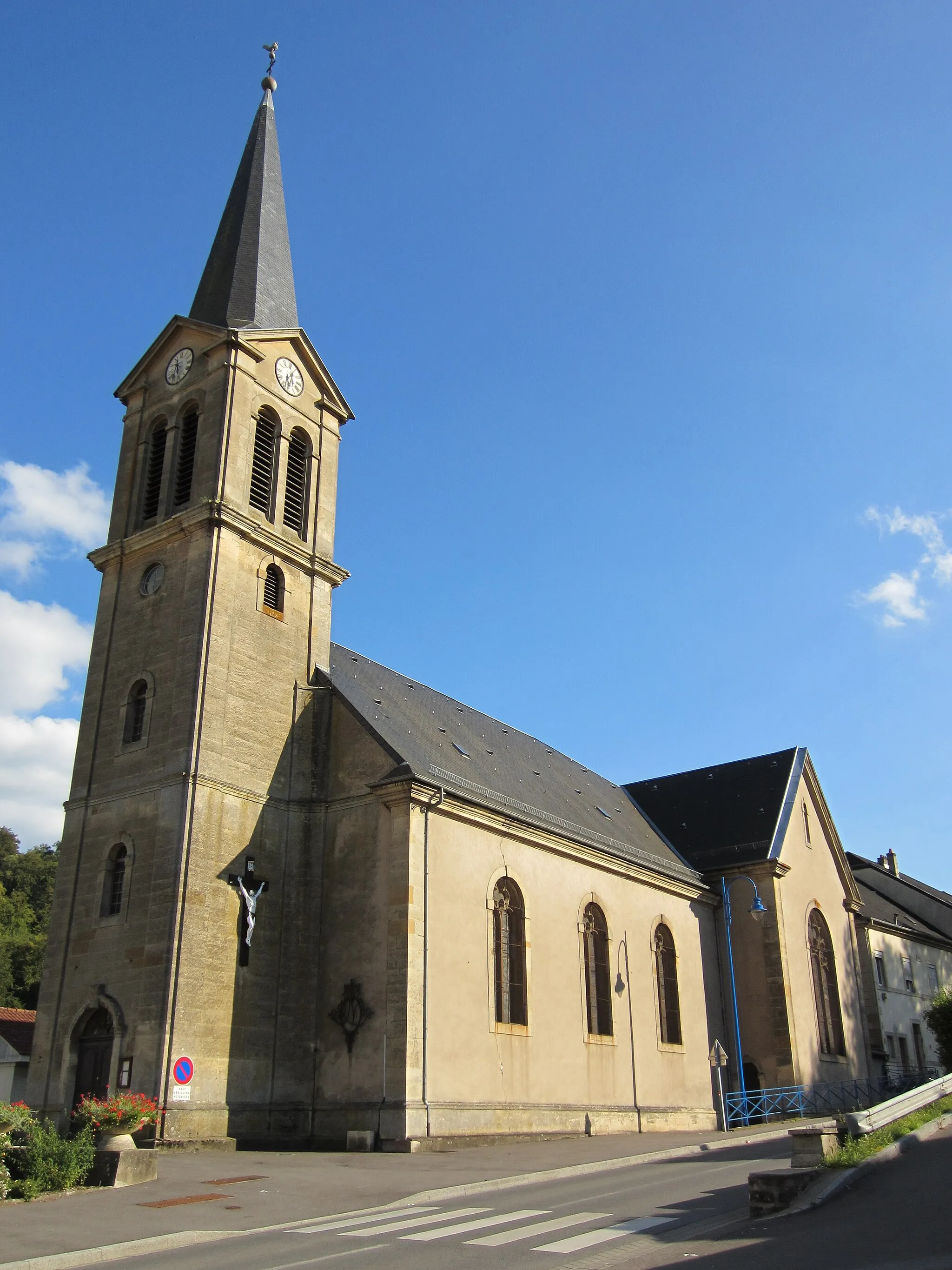 Photo showing: DescriptionEglise d'Ottange.jpg

Église Saint-Willibrord d'Ottange.
Date

31 August 2011
Source

mon appareil photo
Author

Aimelaime
Permission (Reusing this file)

Public domainPublic domainfalsefalse

I, the copyright holder of this work, release this work into the public domain. This applies worldwide. In some countries this may not be legally possible; if so: I grant anyone the right to use this work for any purpose, without any conditions, unless such conditions are required by law.