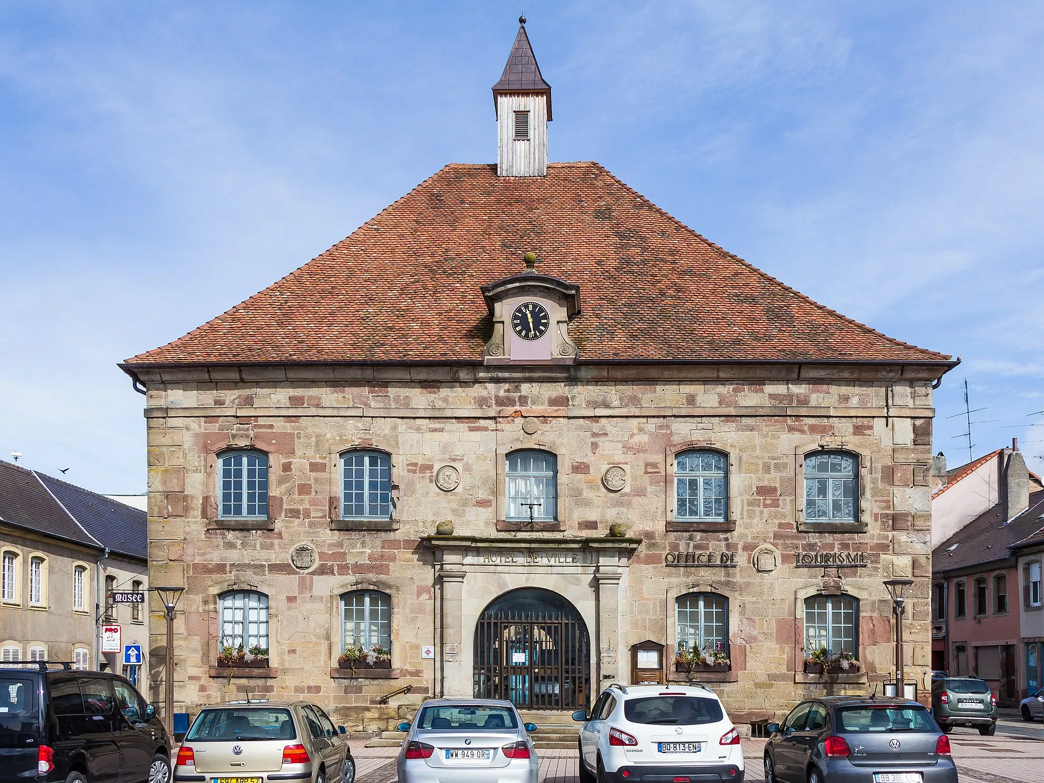 Photo showing: This building is inscrit au titre des monuments historiques de la France. It is indexed in the base Mérimée, a database of architectural heritage maintained by the French Ministry of Culture, under the reference PA00106937 .