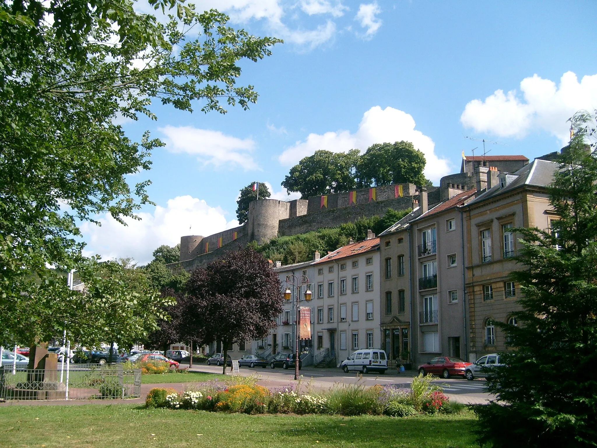 Photo showing: The castle of Sierck-les-Bains, Lorraine, France.