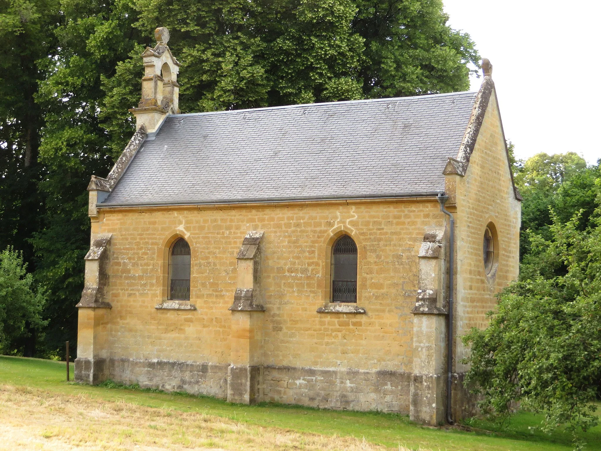 Photo showing: Stenay chapelle du château bronelle