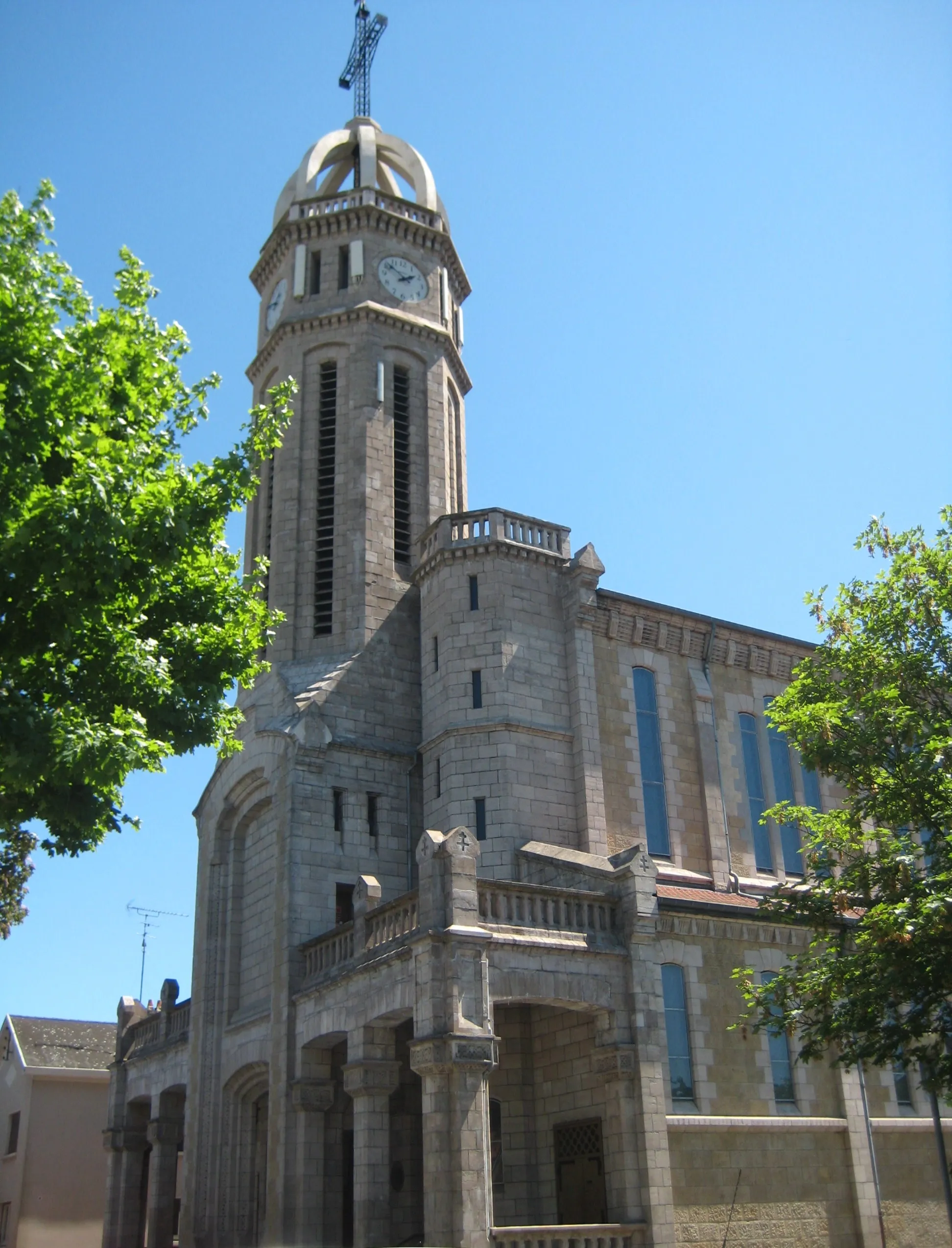 Photo showing: DescriptionEglise Terville.jpg

Église Saint Sébastien de Terville
Date

22 May 2009
Source

mon appareil photo
Author

Aimelaime