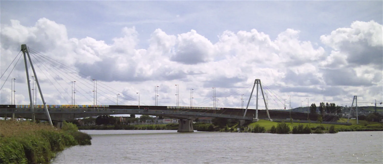 Photo showing: La meurthe à Nancy
Passerelle de la Méchelle, jouxtant le pont de la Concorde reliant Nancy à Tomblaine.