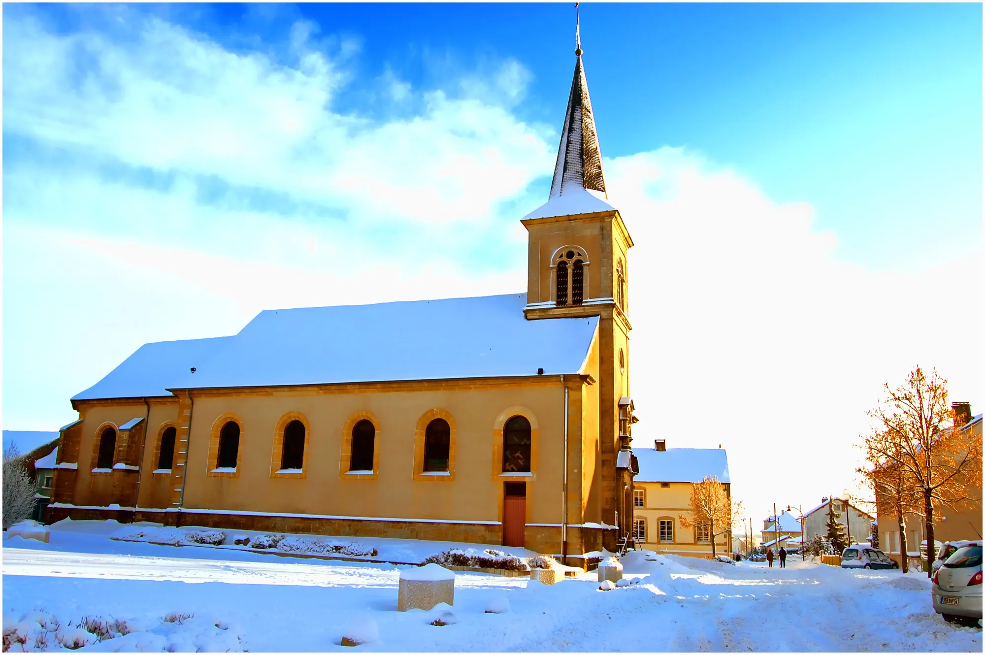 Photo showing: Église paroissiale Saint-Pierre 1716 : autels 1723, fonts baptismaux XVIIIe siècle