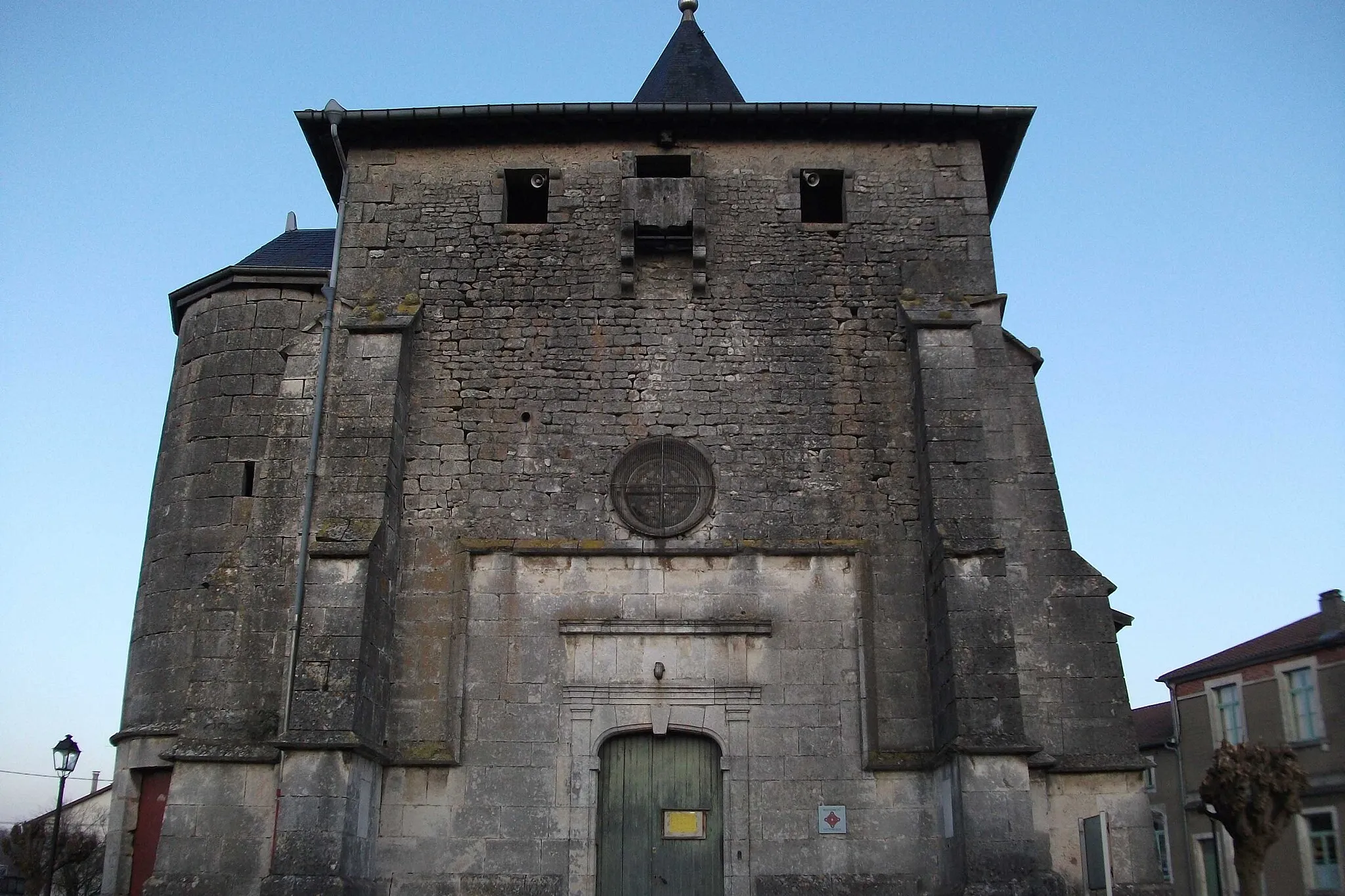 Photo showing: vue du porche_de l'église de Tronville_en_Barrois_.