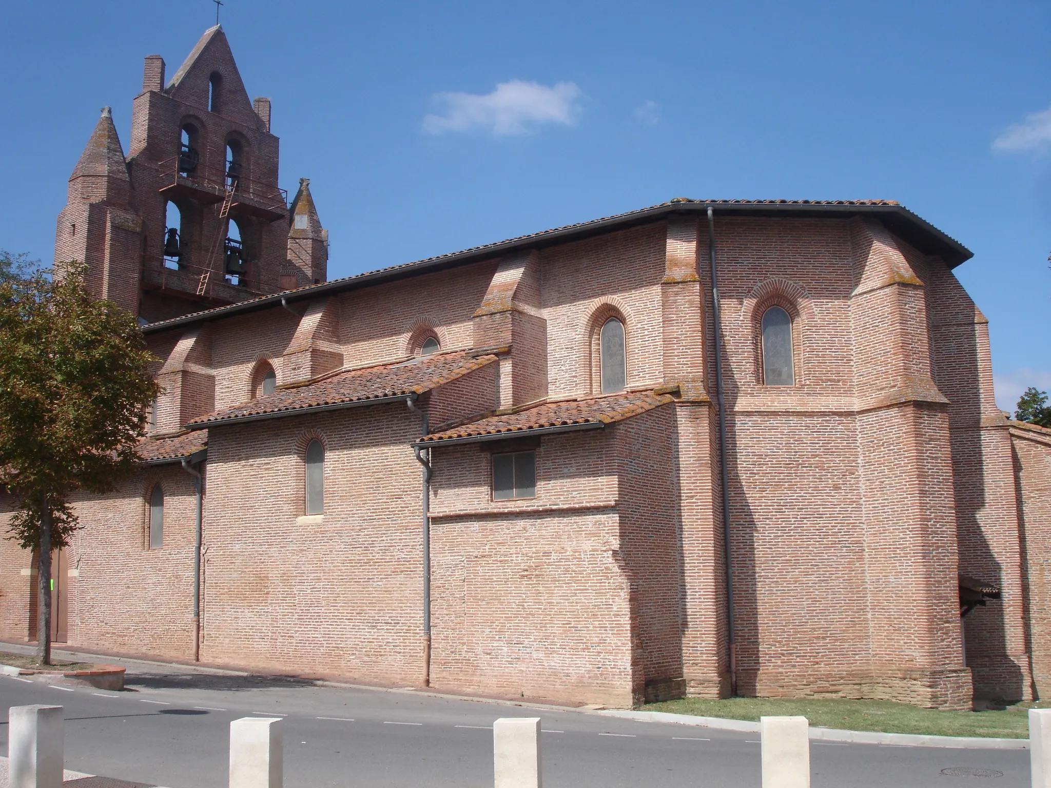 Photo showing: France, Haute-Garonne (31), Ayguesvives, église