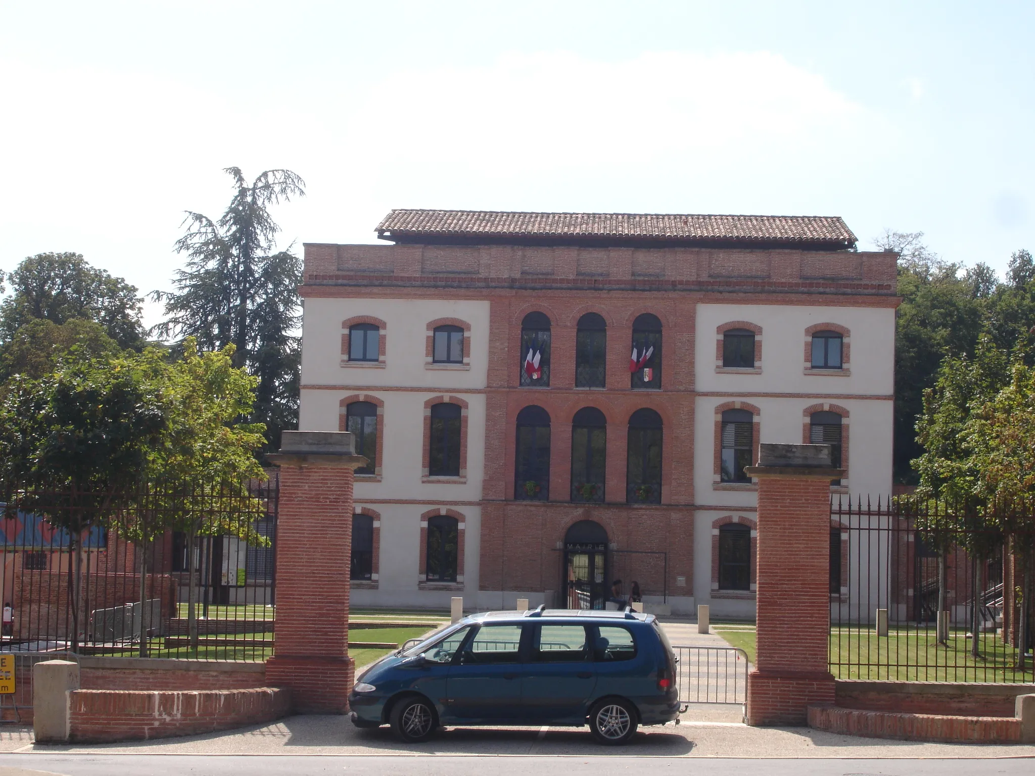 Photo showing: France, Haute-Garonne (31), Ayguesvives, mairie