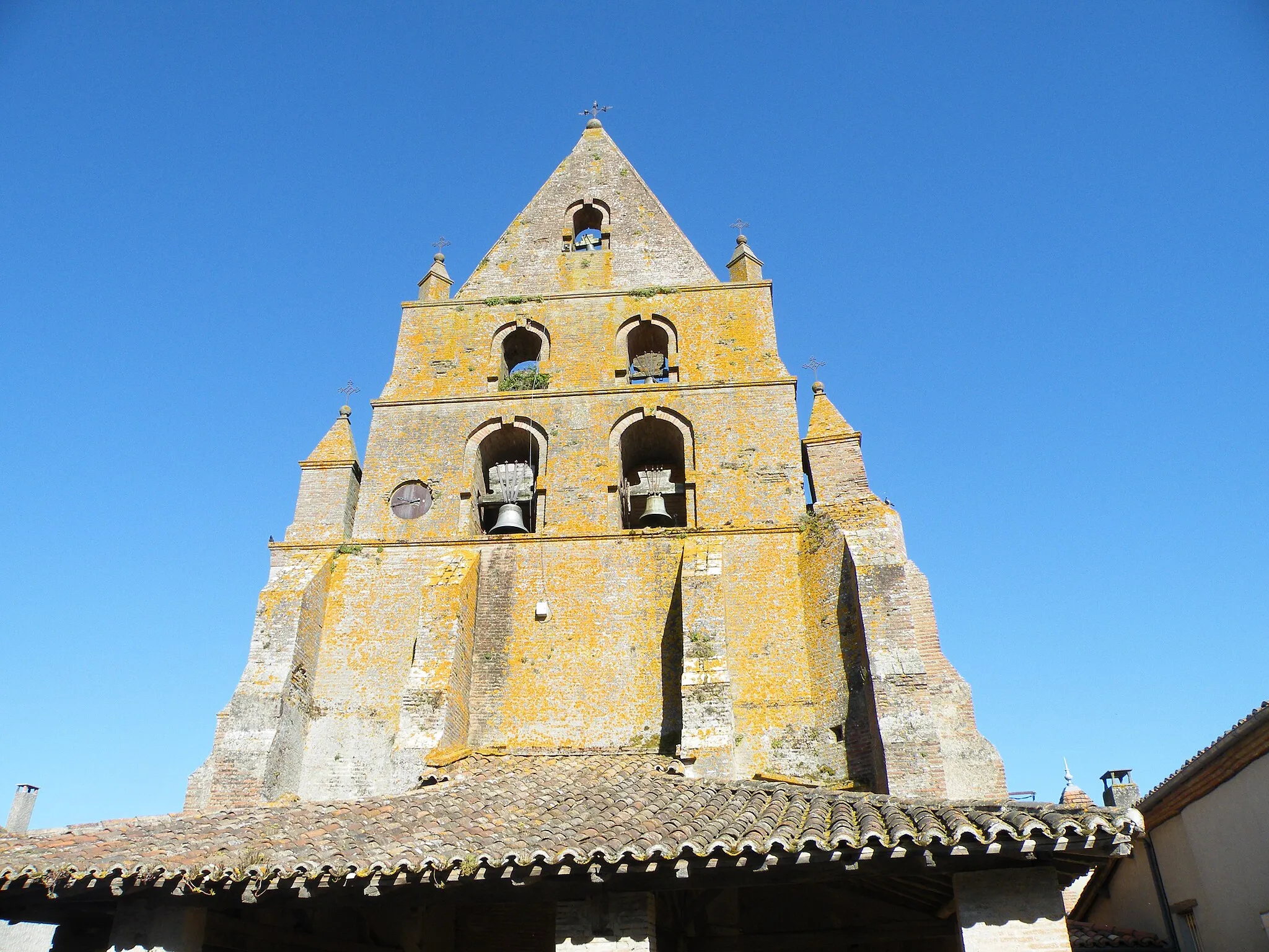 Photo showing: This building is en partie classé, en partie inscrit au titre des monuments historiques de la France. It is indexed in the base Mérimée, a database of architectural heritage maintained by the French Ministry of Culture, under the reference PA00095710 .