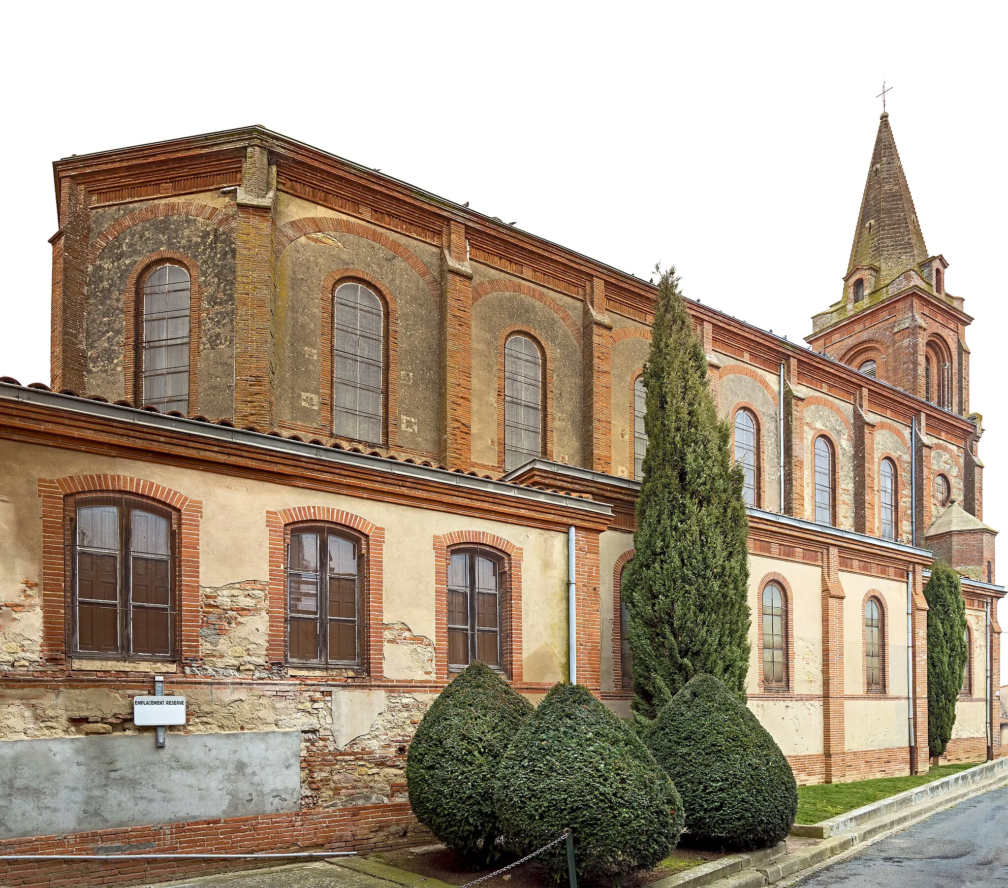 Photo showing: St.Peter Church in Caraman, Haute-Garonne France - Southwest  exposure