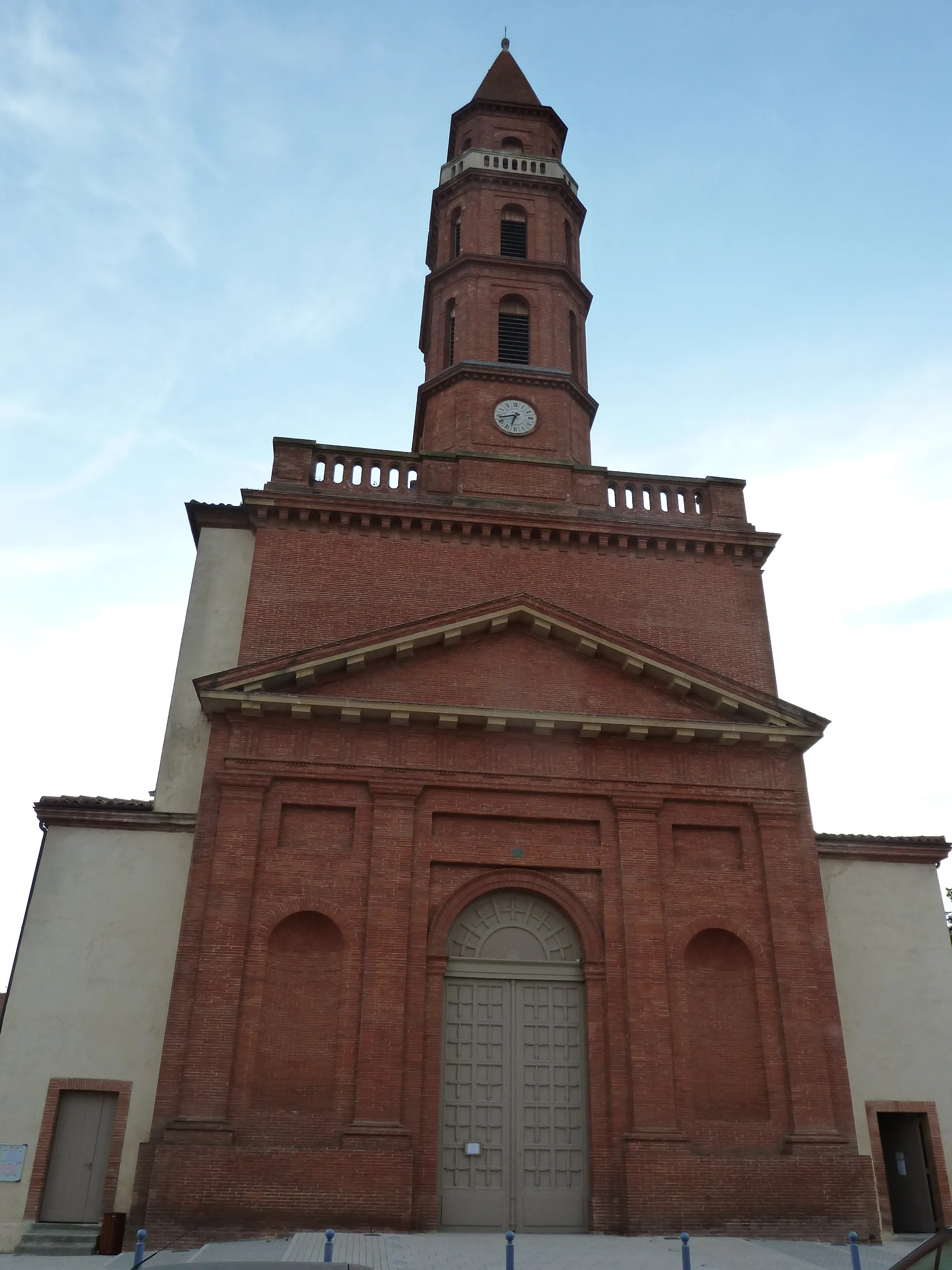 Photo showing: This building is inscrit au titre des monuments historiques de la France. It is indexed in the base Mérimée, a database of architectural heritage maintained by the French Ministry of Culture, under the reference PA00125565 .