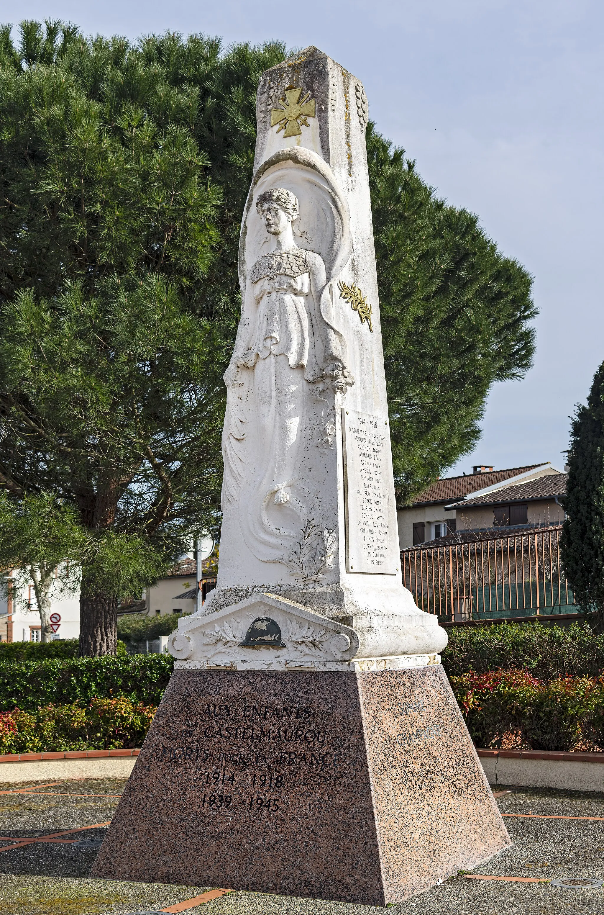 Photo showing: War memorial of Castelmaurou, Haute-Garonne, France.