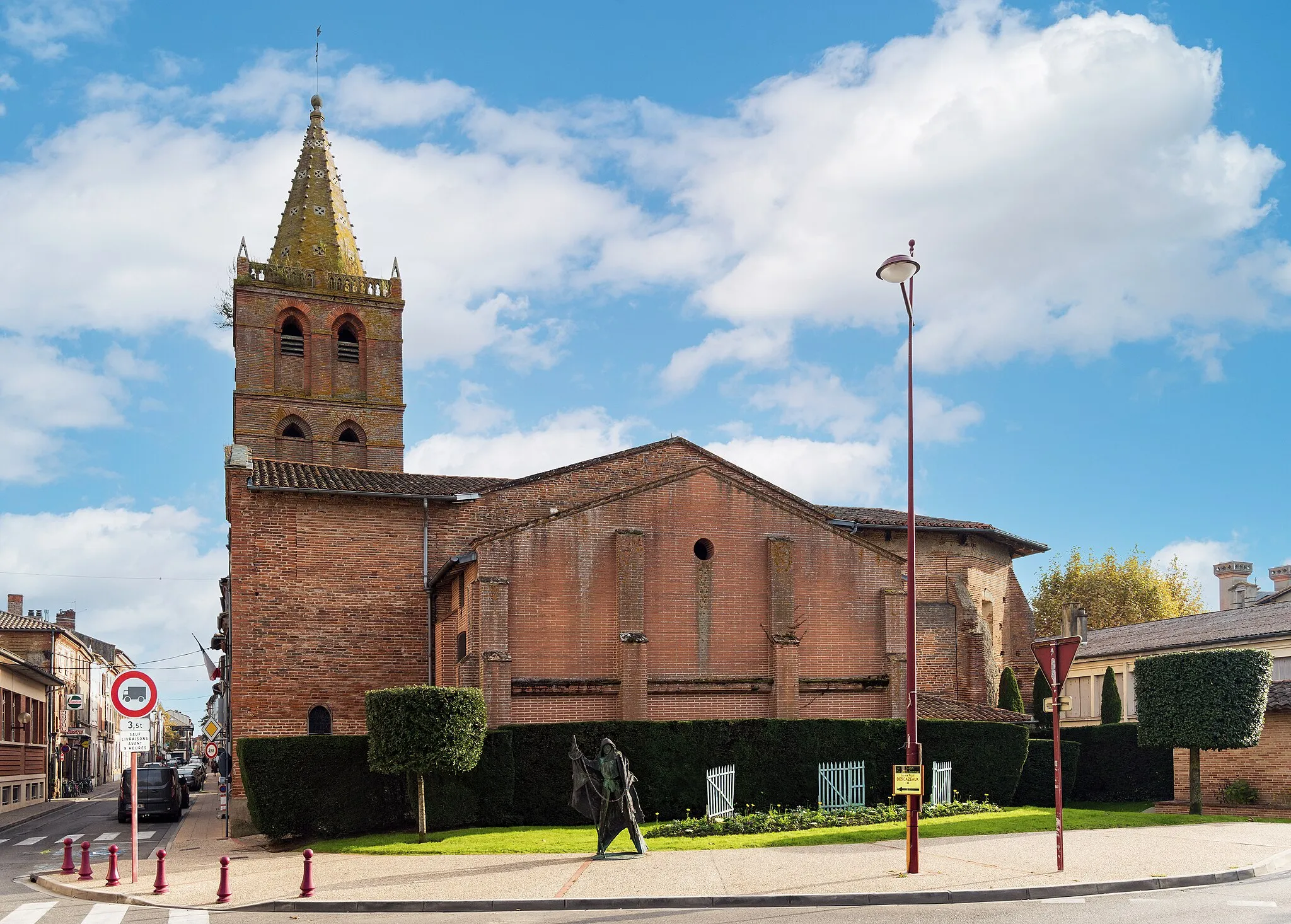 Photo showing: This building is inscrit au titre des monuments historiques de la France. It is indexed in the base Mérimée, a database of architectural heritage maintained by the French Ministry of Culture, under the reference IA00039844 .