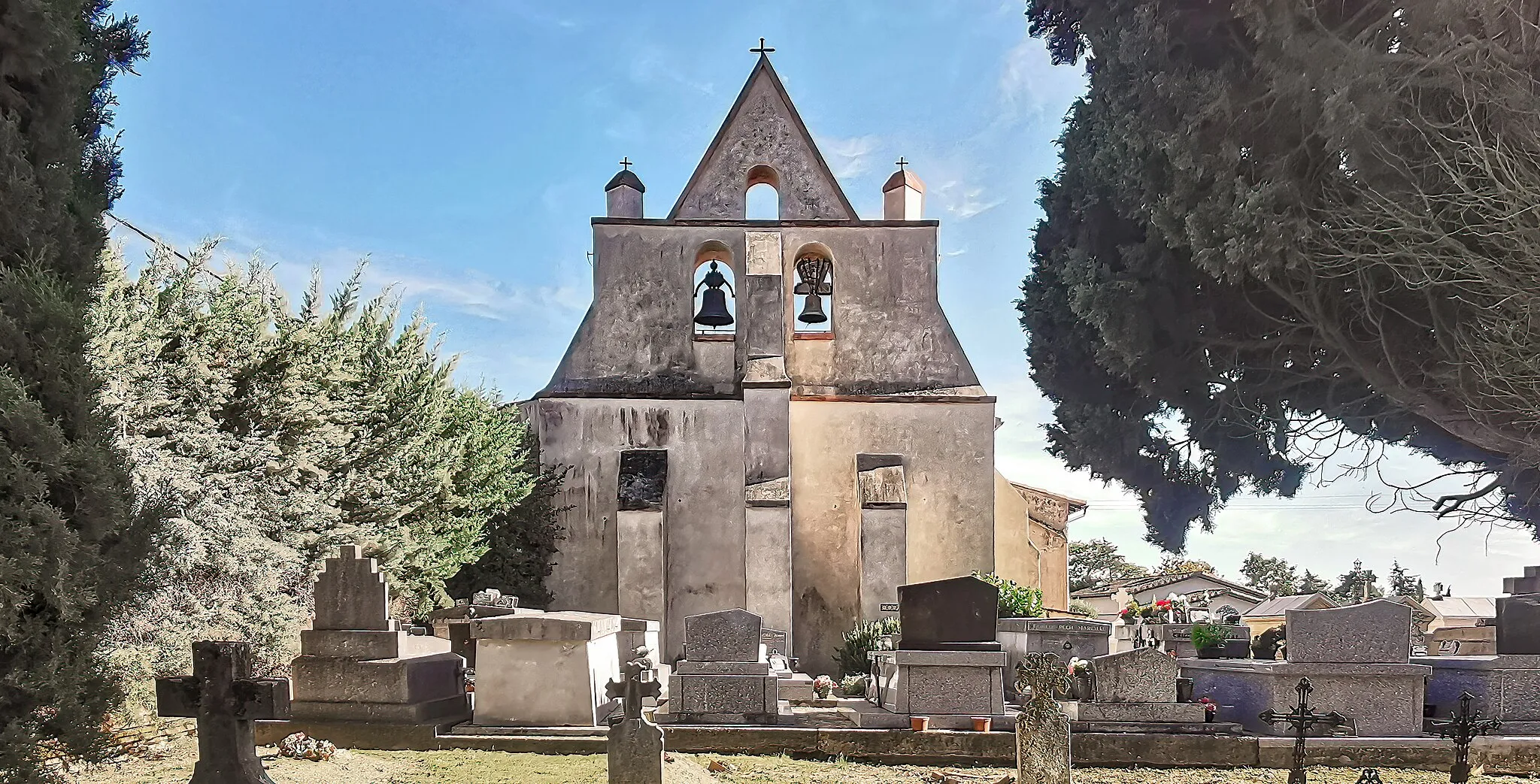 Photo showing: Drémil-Lafage - Chapel of Montauriol - The wall bell tower.