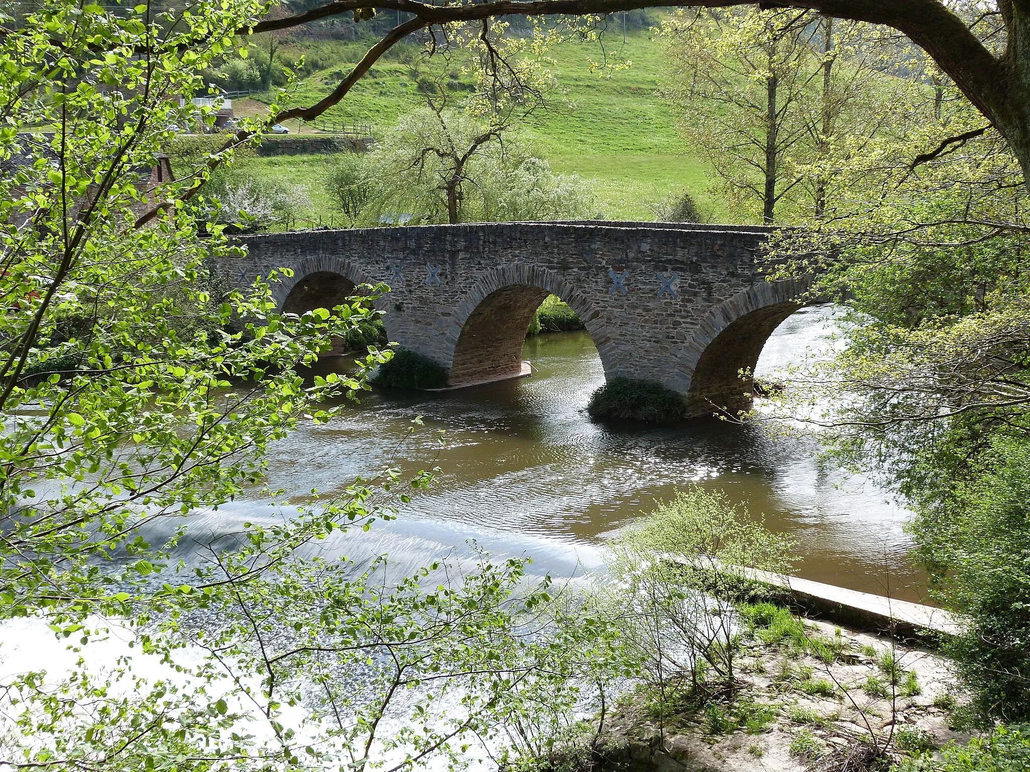 Photo showing: Pont sur l'Aveyron à Les Planques,à proximité d'Abbas