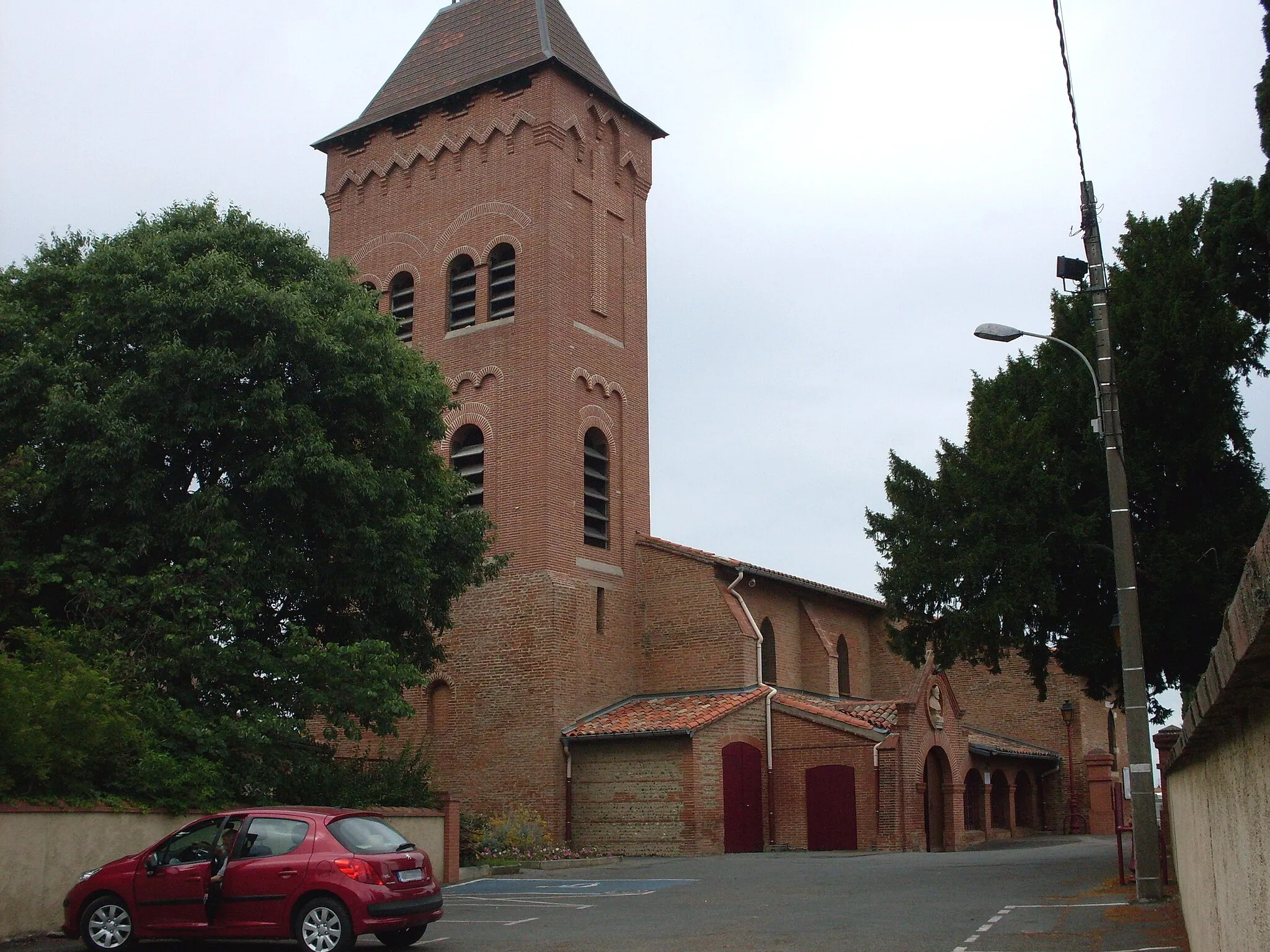 Photo showing: Fenouillet, près de Toulouse, l’église Saint Médard.