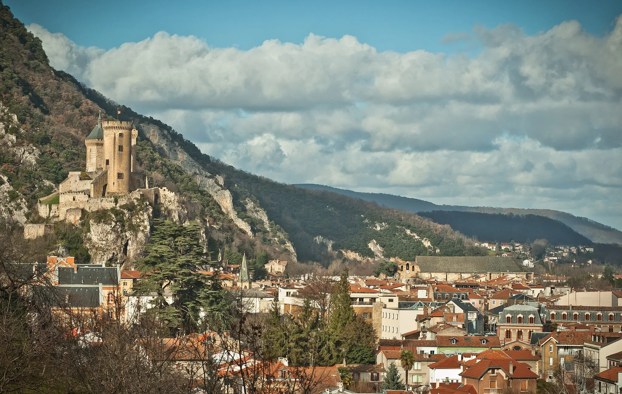 Photo showing: Foix (Ariège, France). Vue à partir de Montgauzy, au dessus de la ville.