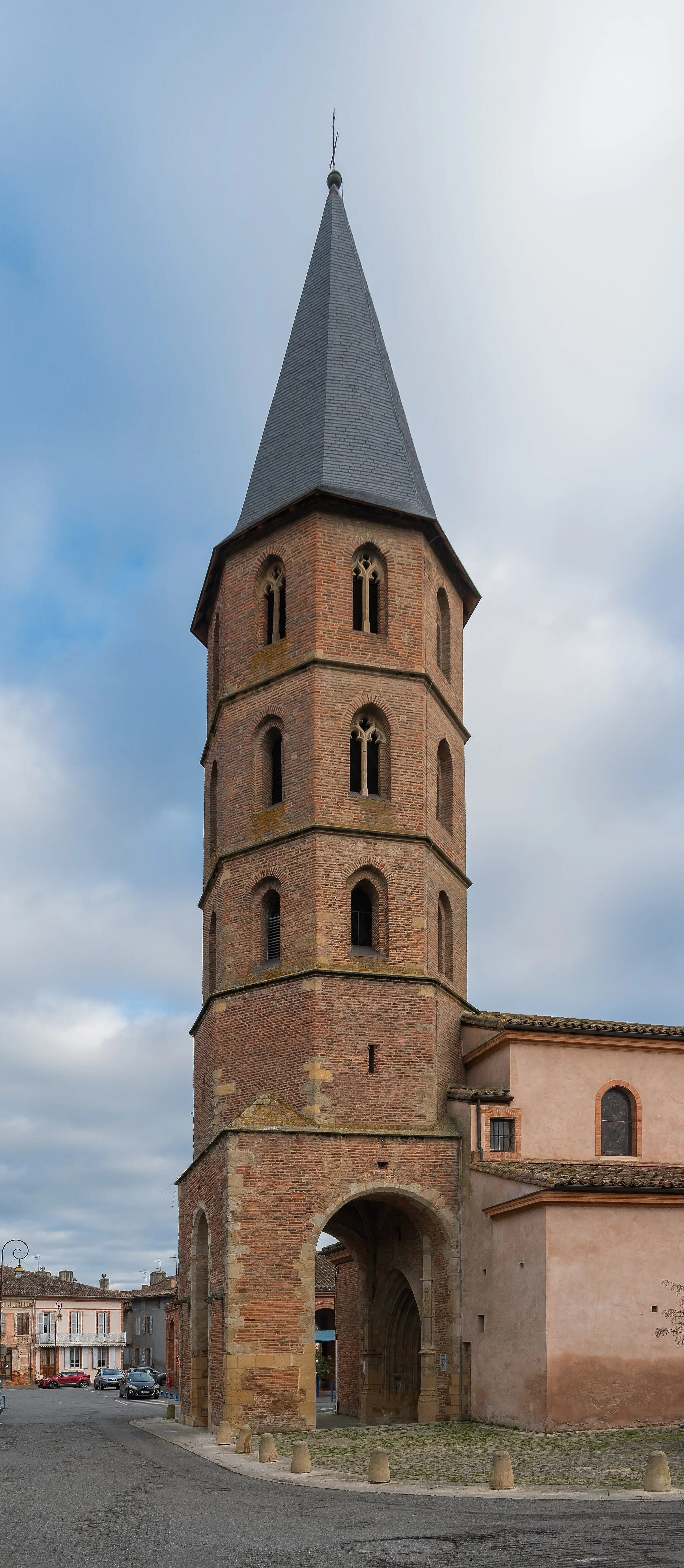 Photo showing: This building is classé au titre des monuments historiques de la France. It is indexed in the base Mérimée, a database of architectural heritage maintained by the French Ministry of Culture, under the reference PA00094354 .