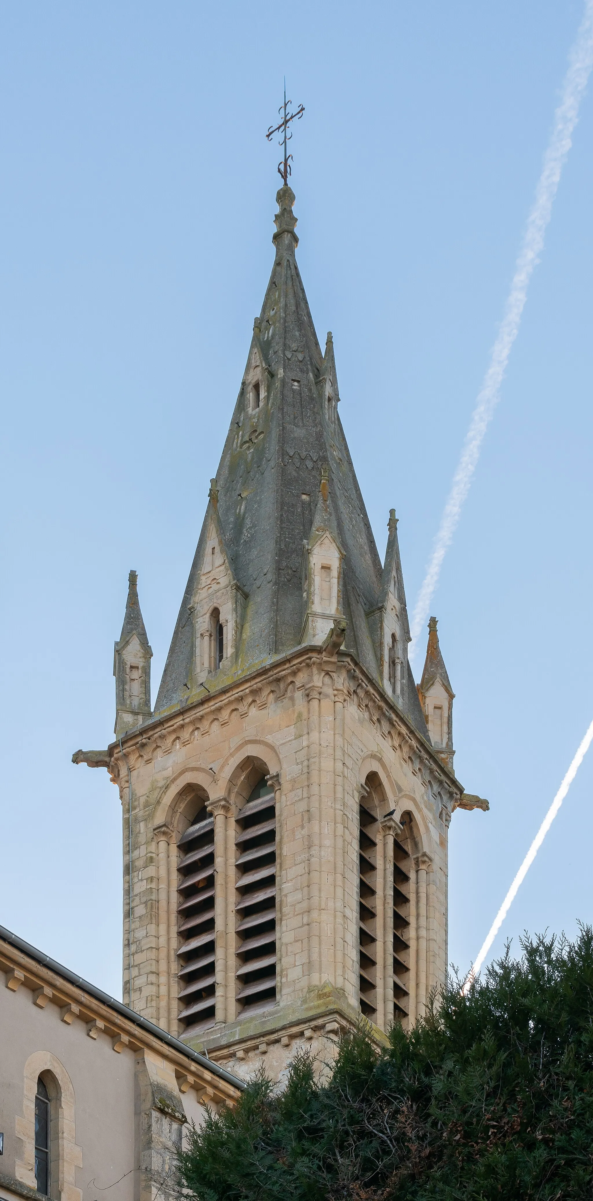 Photo showing: Bell tower of the Saint Felix church in Laissac, commune of Laissac-Sévérac l’Église, Aveyron, France