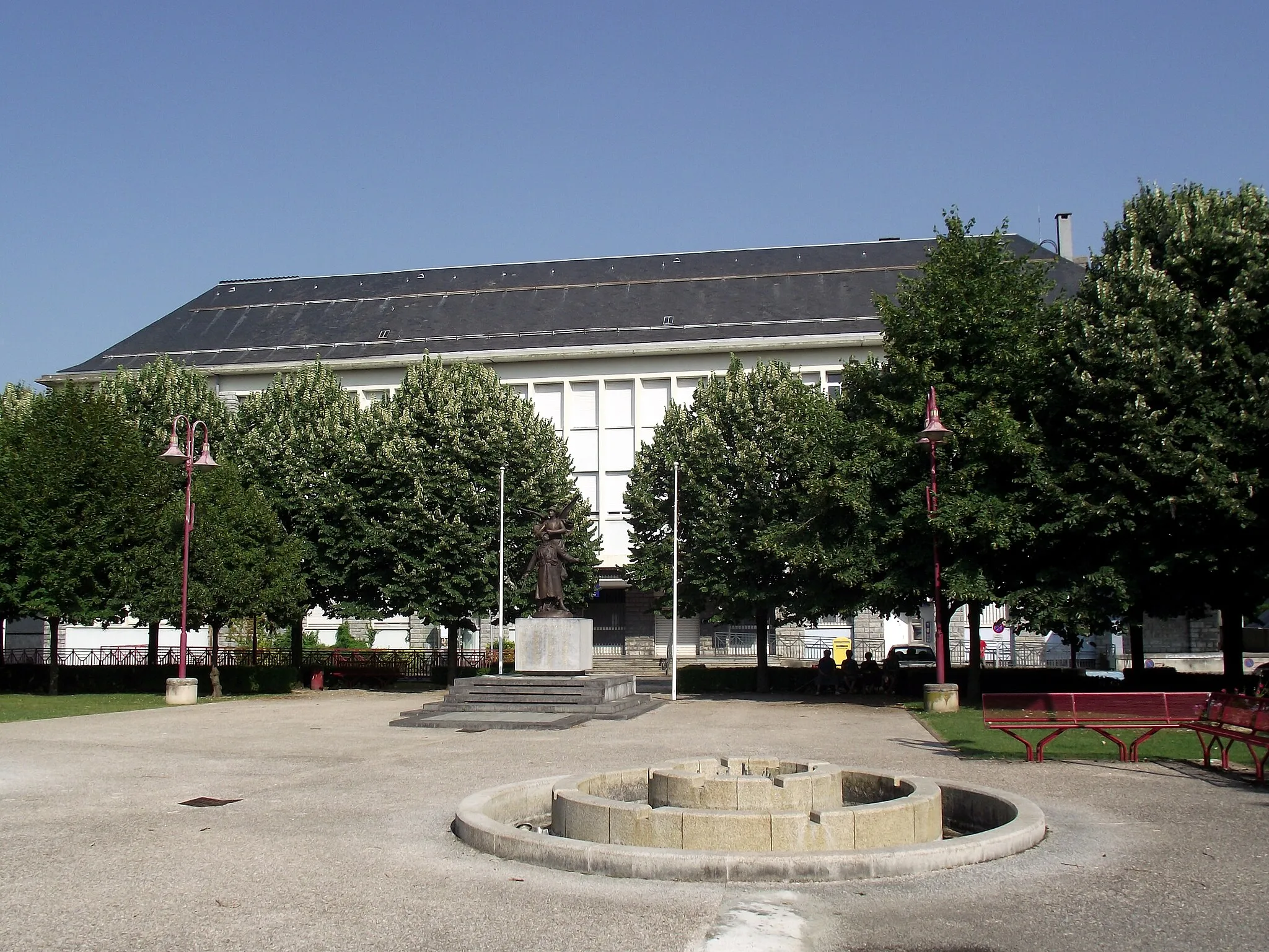 Photo showing: Place de la République (Lannemezan, Hautes-Pyrénées)
