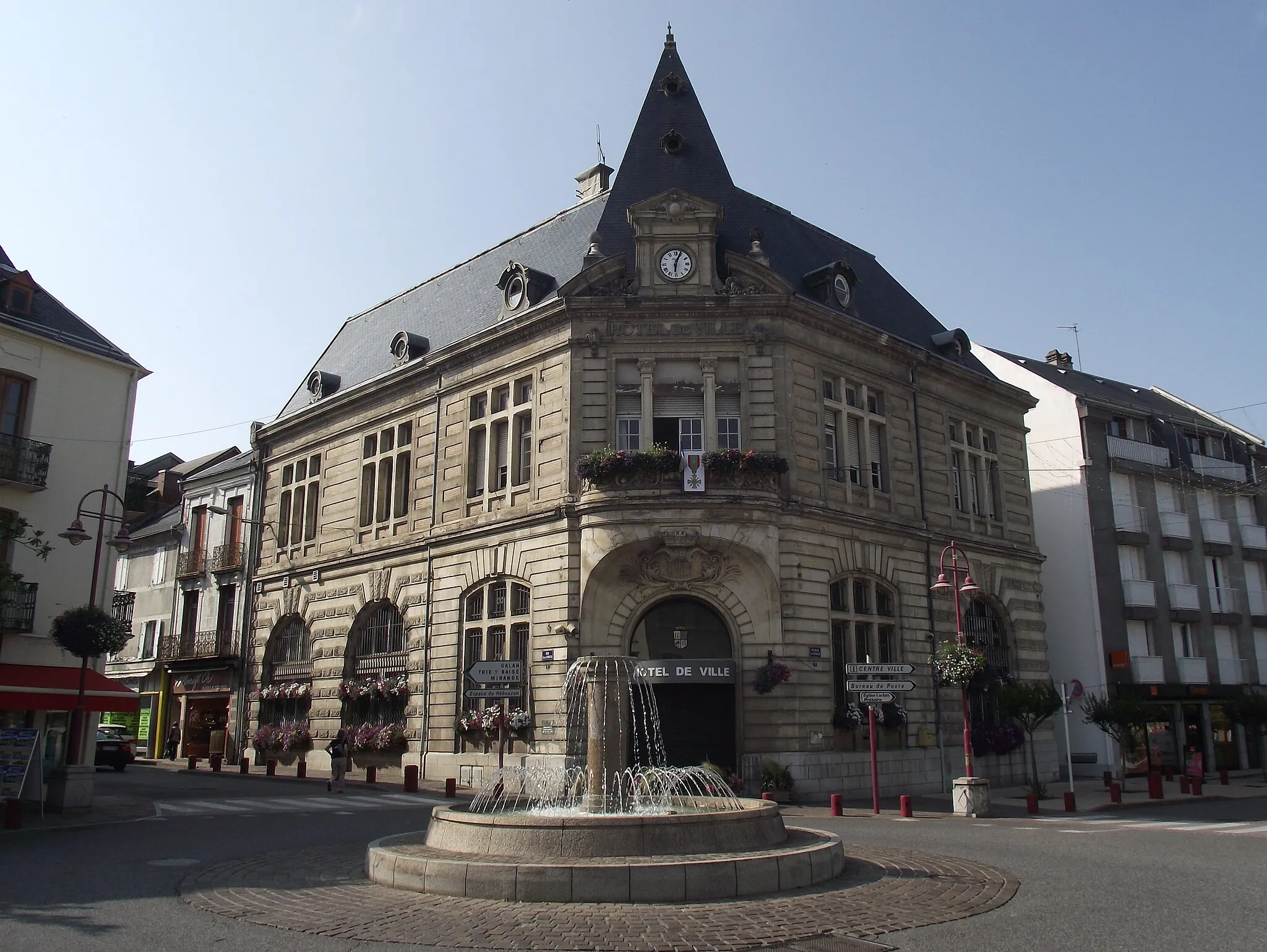 Photo showing: Lannemezan Town Hall, Hautes-Pyrénées, France