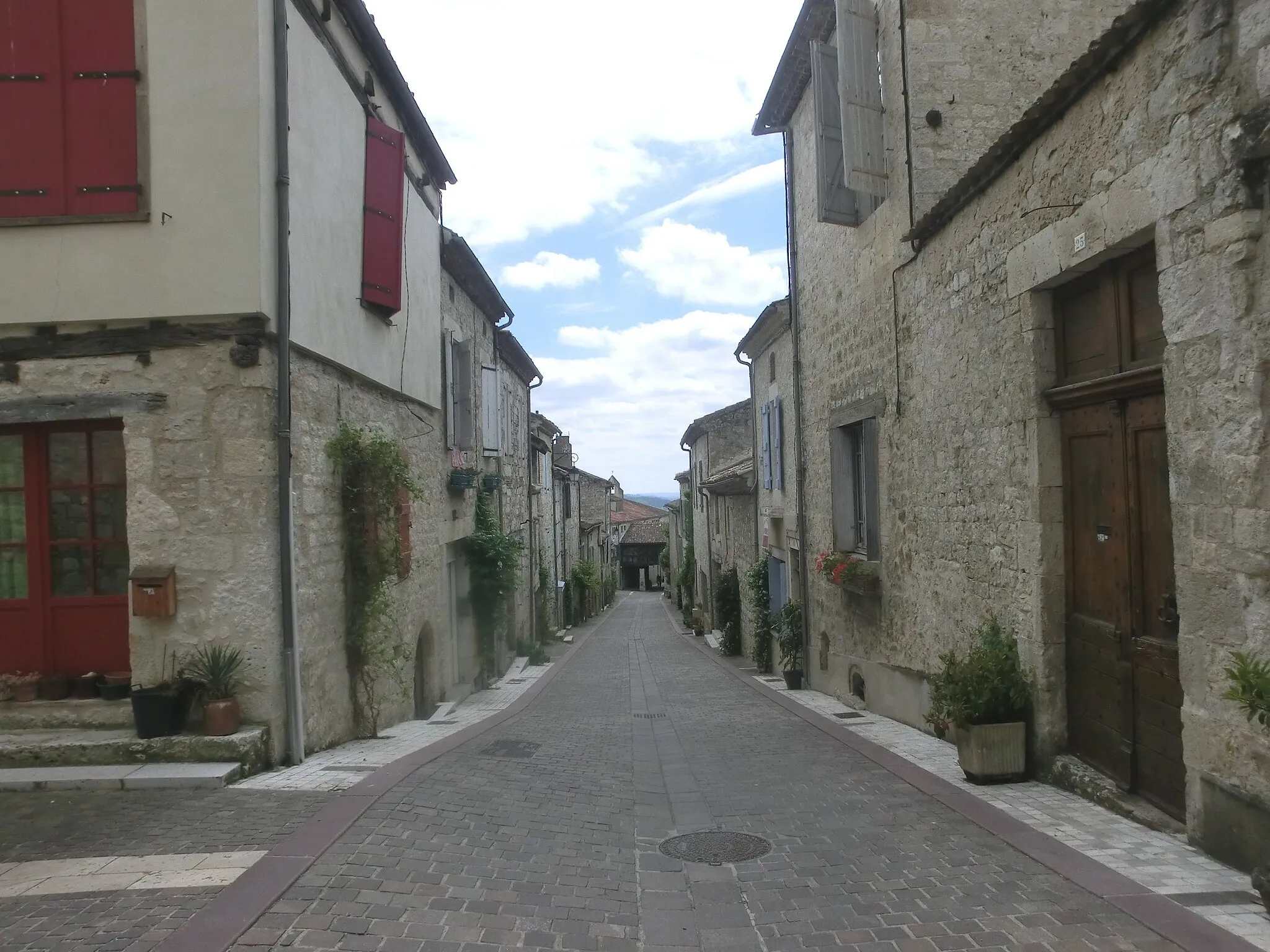 Photo showing: Une rue de Lauzerte