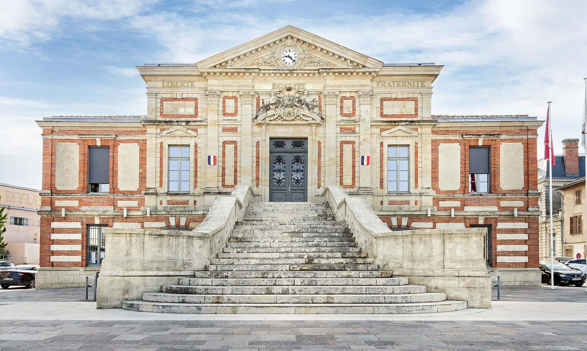 Photo showing: This building is inscrit au titre des monuments historiques de la France. It is indexed in the base Mérimée, a database of architectural heritage maintained by the French Ministry of Culture, under the reference IA81000385 .