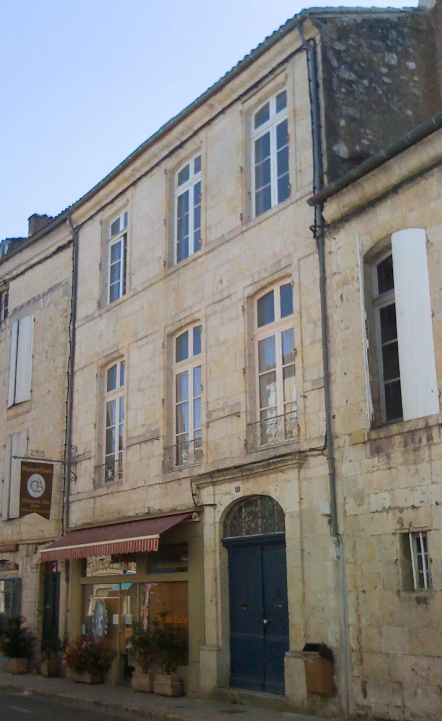 Photo showing: This building is indexed in the base Mérimée, a database of architectural heritage maintained by the French Ministry of Culture, under the reference PA00094841 .