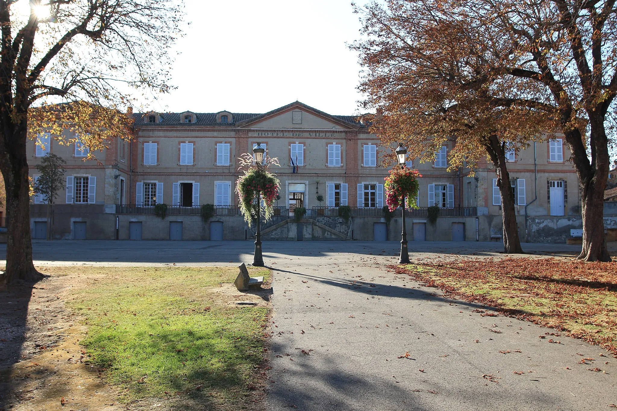 Photo showing: Hôtel de ville de Lézat-sur-Lèze (Ariège, France).