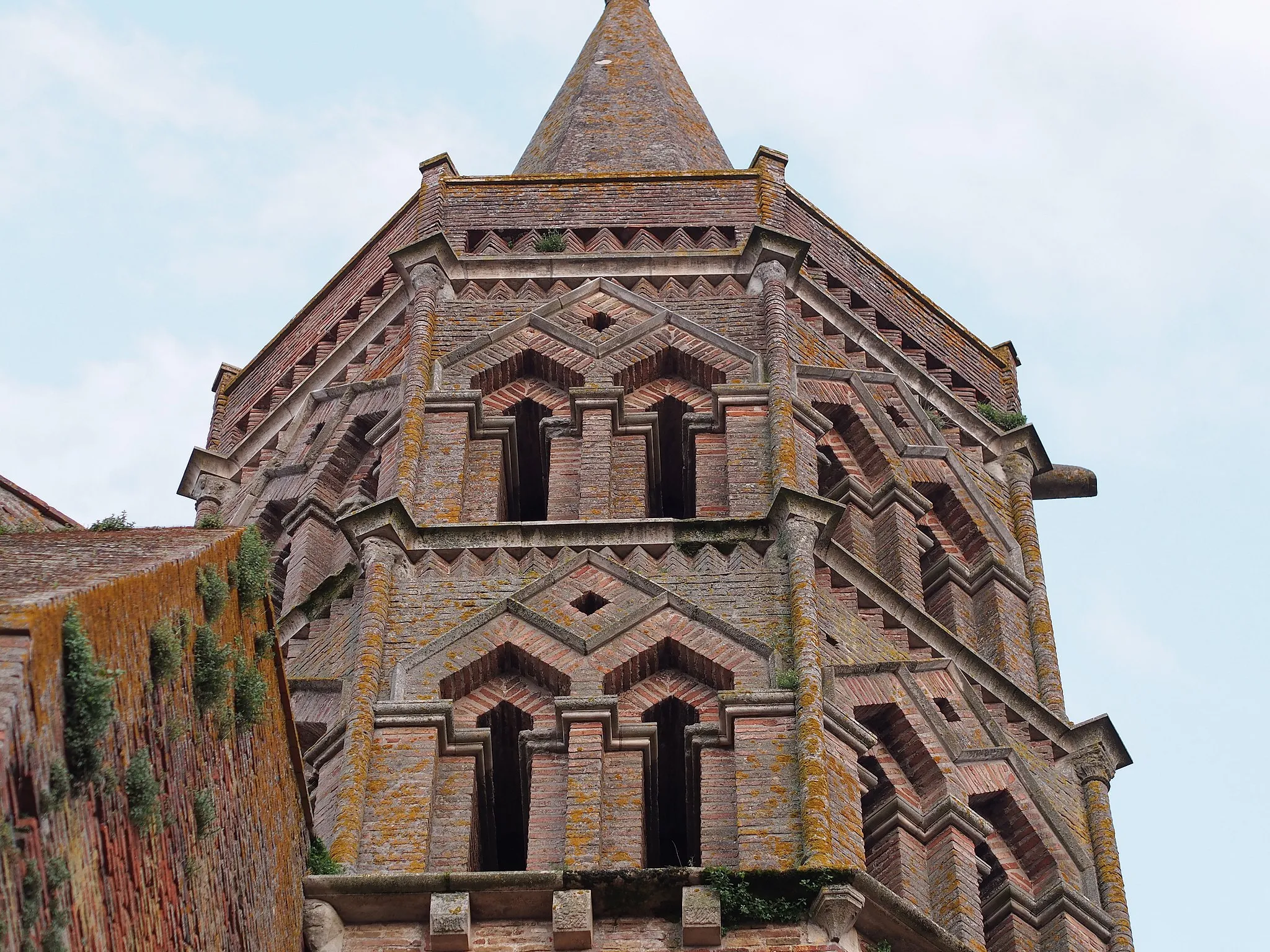 Photo showing: Église Notre-Dame de la Jonquière, à Lisle-sur-Tarn, France.