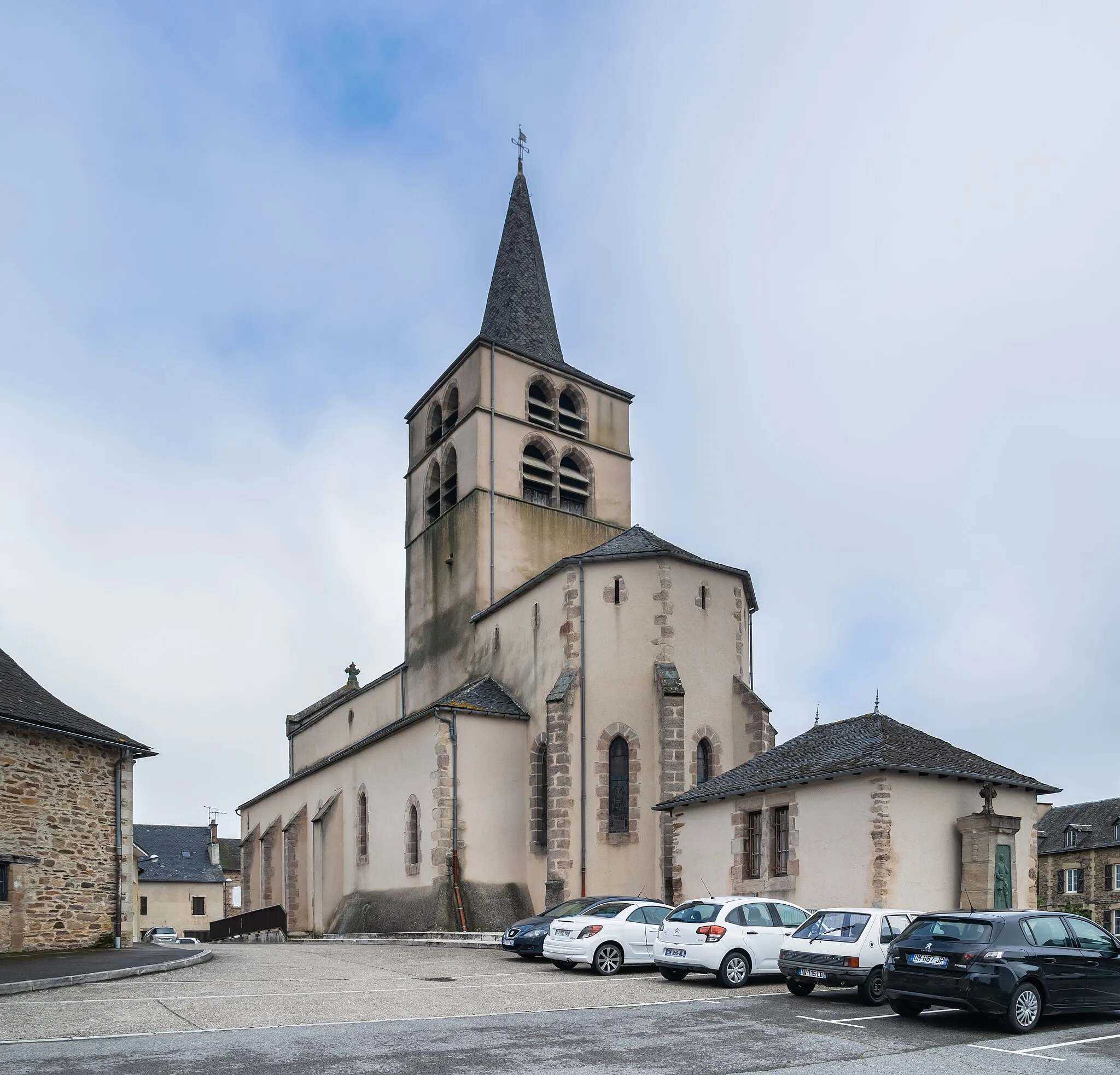 Photo showing: Saint Maurice church in Luc in commune of Luc-la-Primaube, Aveyron, France