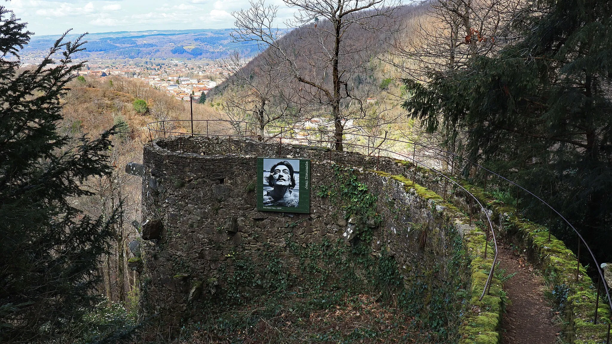 Photo showing: Expo photo sentier de la passerelle.