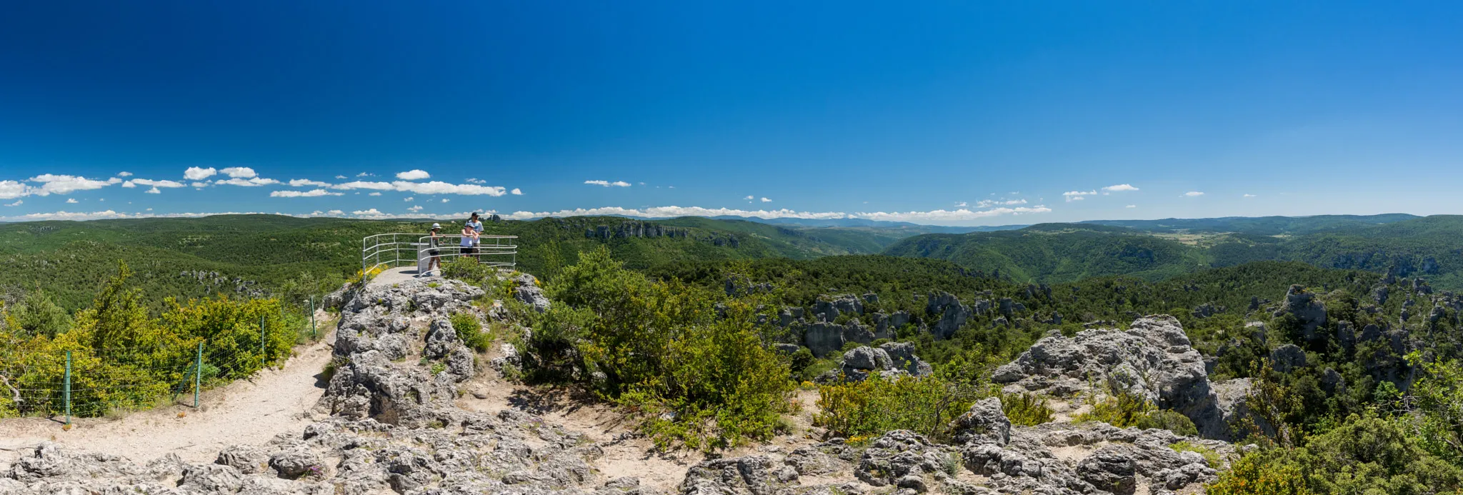 Photo showing: 500px provided description: A Panaroma taken on a hike in southern France [#2016 ,#Millau ,#South France]