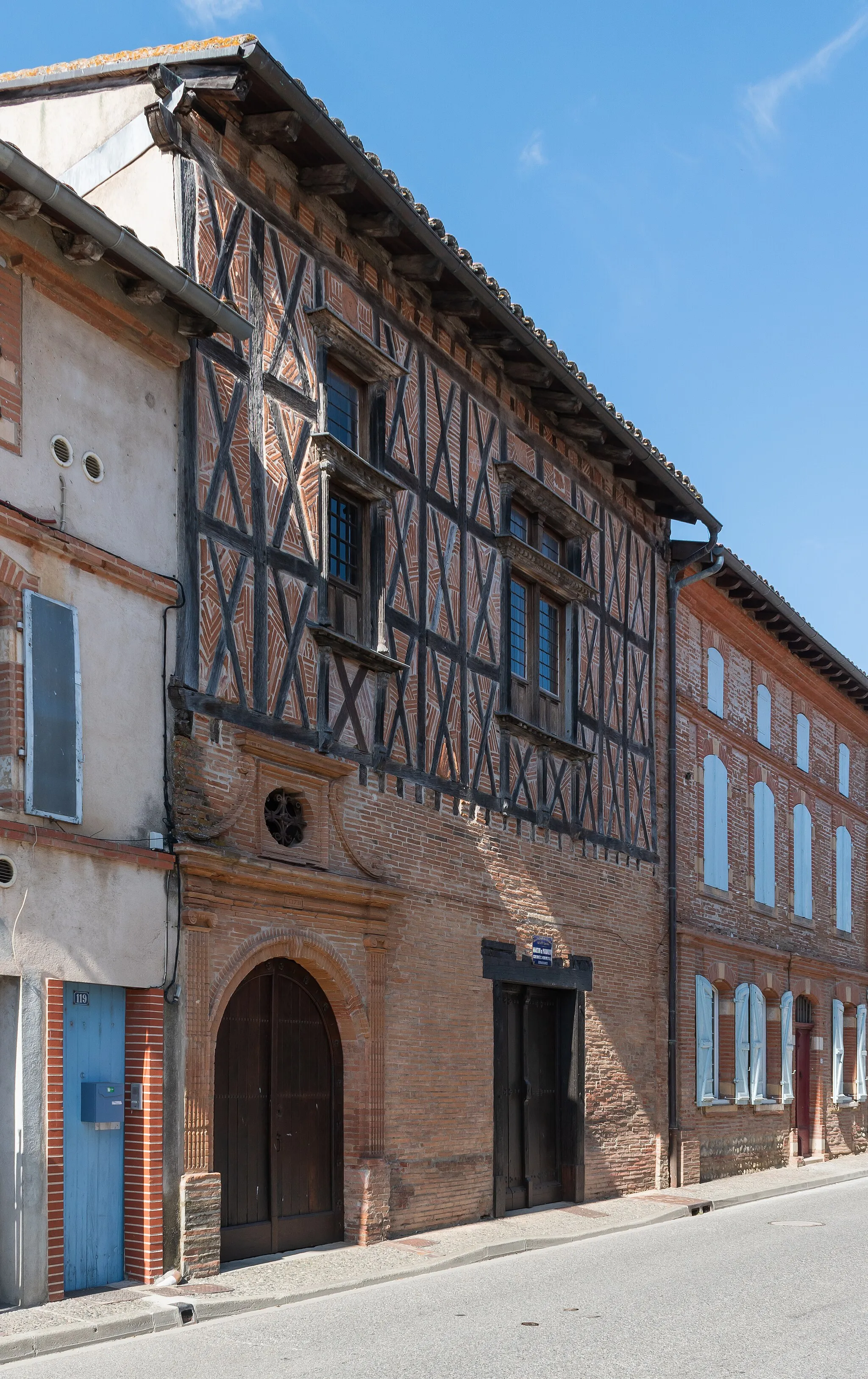 Photo showing: This building is inscrit au titre des monuments historiques de la France. It is indexed in the base Mérimée, a database of architectural heritage maintained by the French Ministry of Culture, under the reference PA00094409 .