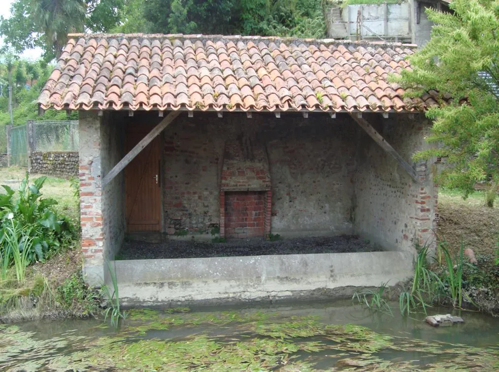 Photo showing: Lavoir du Sisquet Riscle