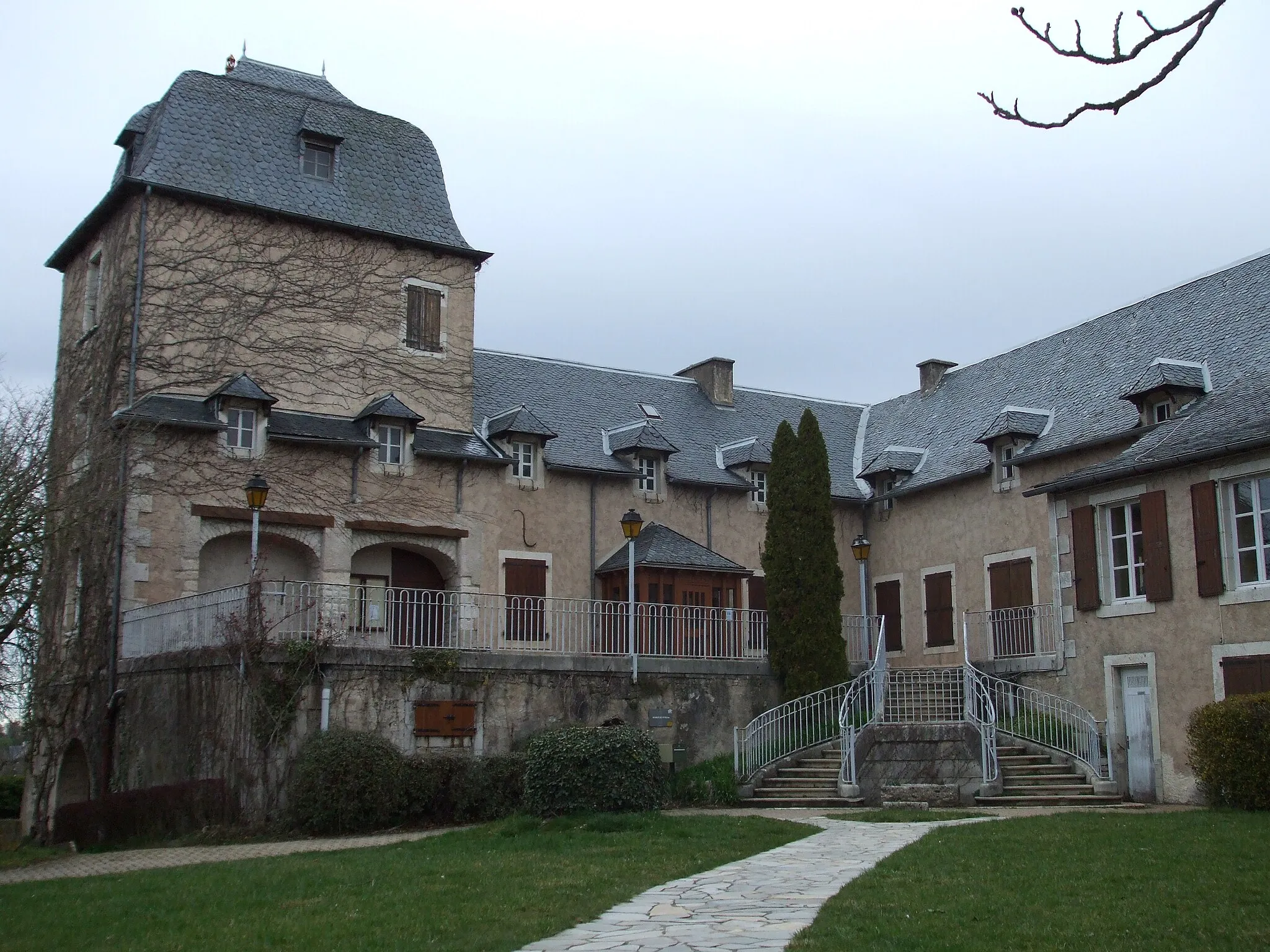 Photo showing: Mairie de Sébazac-Concourès.