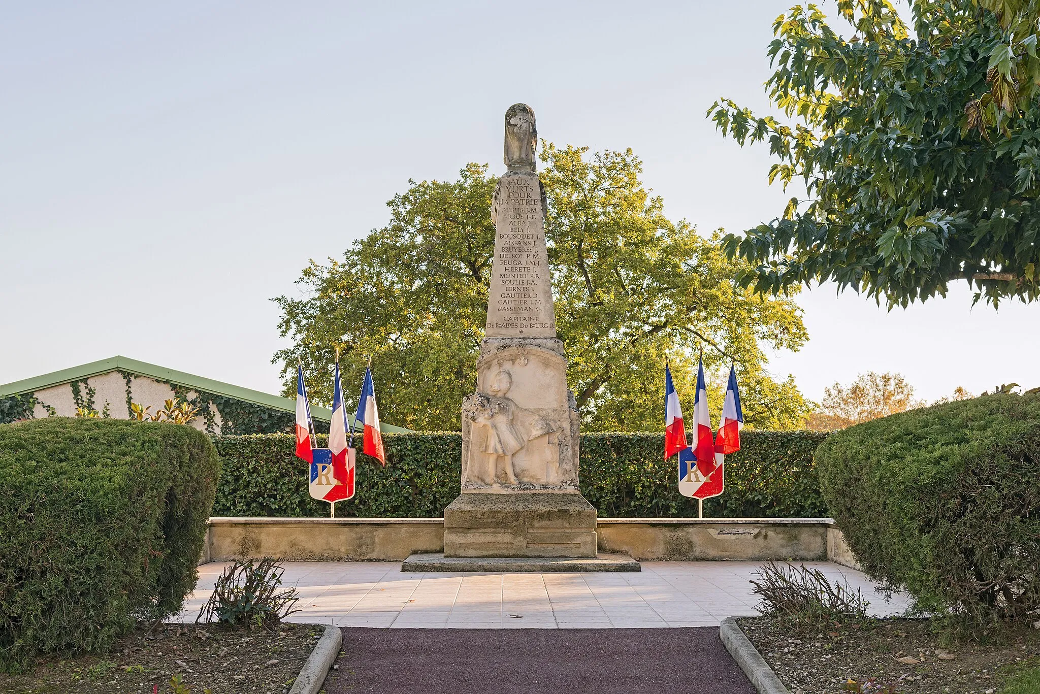 Photo showing: War memorials of Seilh, Haute-Garonne France