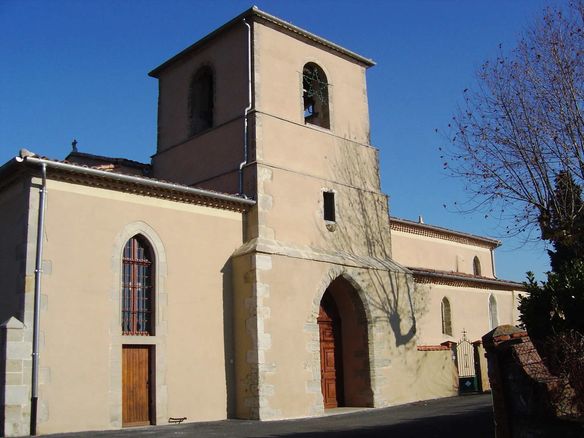 Photo showing: L'église Saint-Michel de Sémalens (Tarn, France).