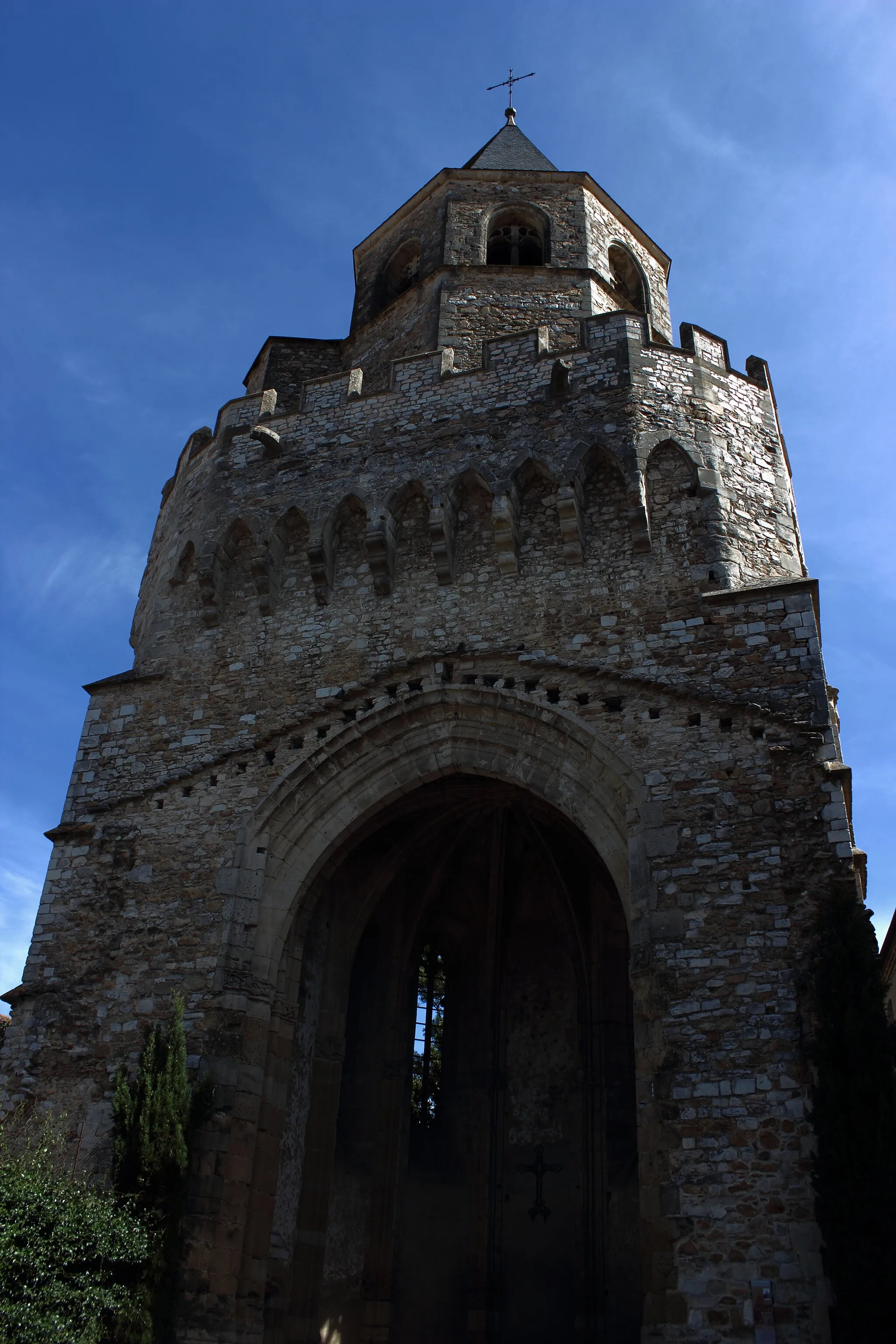 Photo showing: This building is indexed in the base Mérimée, a database of architectural heritage maintained by the French Ministry of Culture, under the reference PA00095647 .