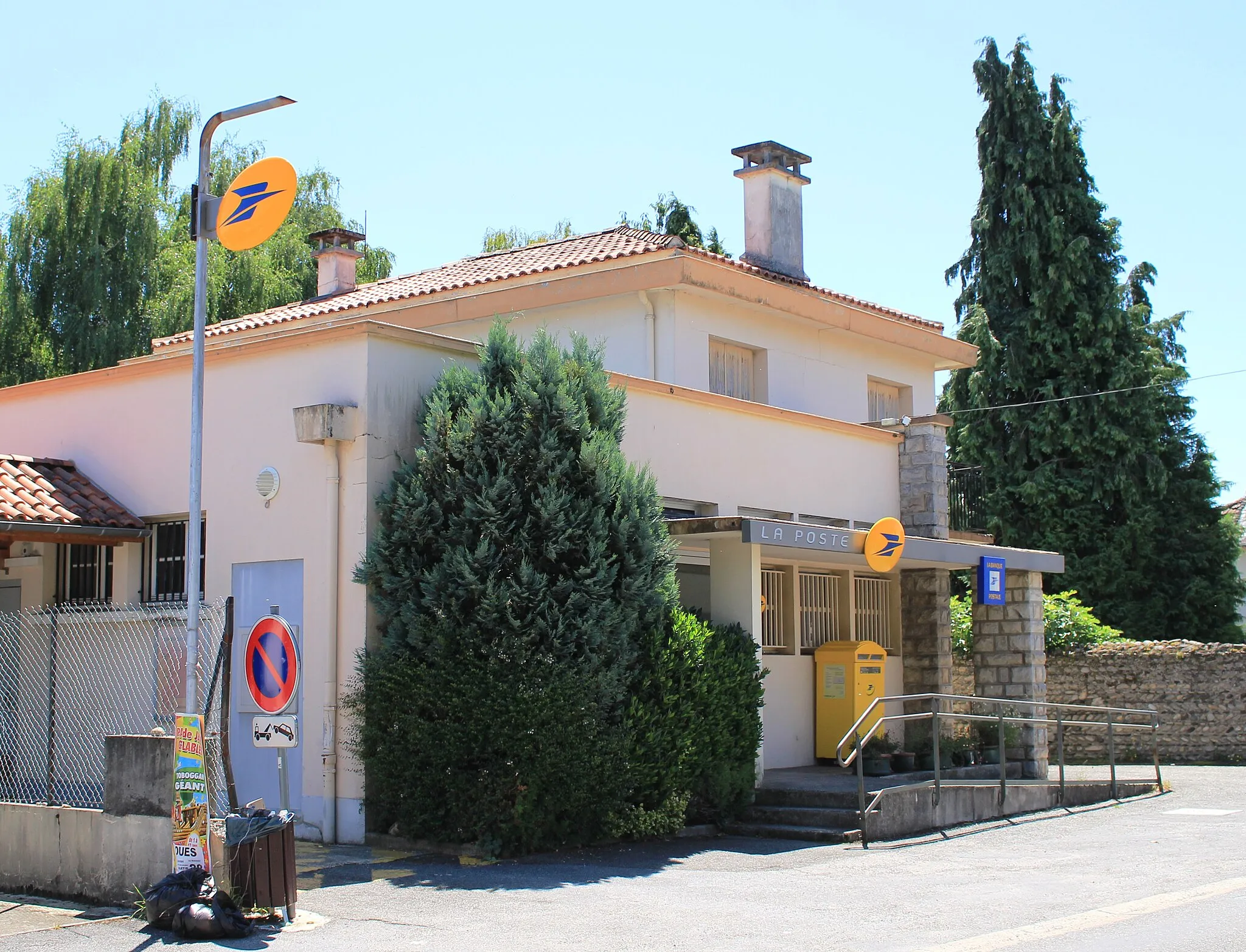 Photo showing: Poste de Soues (Hautes-Pyrénées)