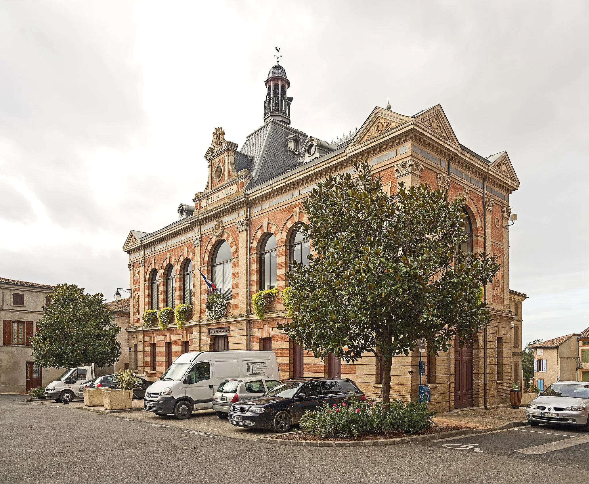 Photo showing: Verdun-sur-Garonne, Tarn-et-Garonne, the Town Hall.