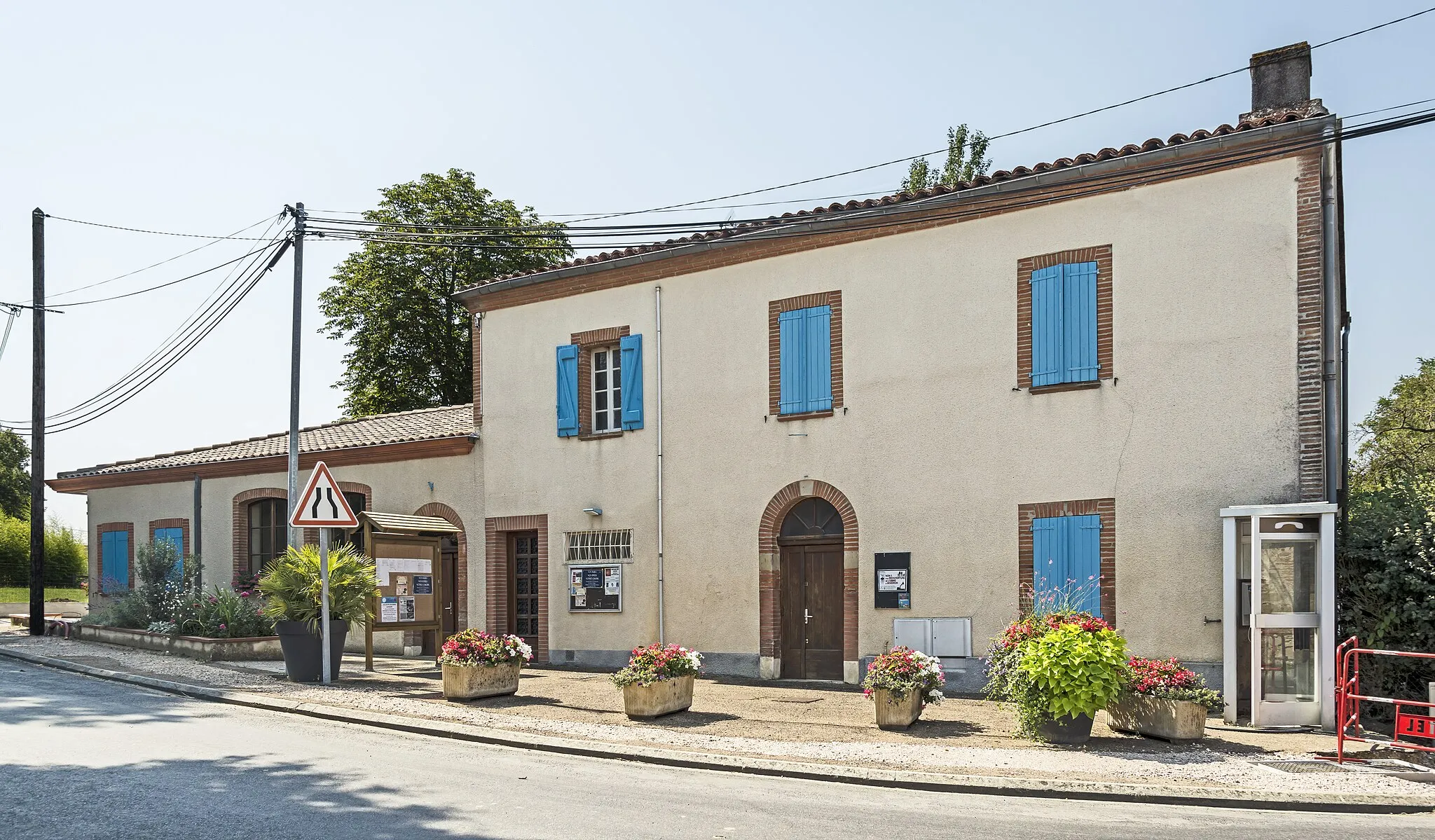 Photo showing: Teulat, Tarn, France  - Facade of town hall