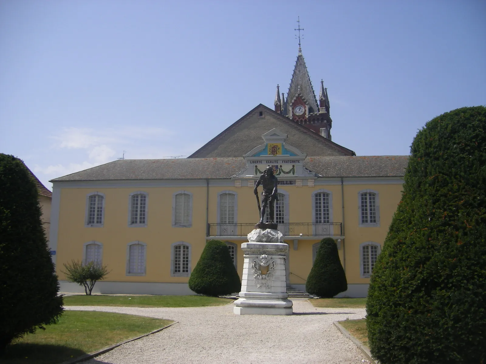 Photo showing: Vic-en-Bigorre - town hall