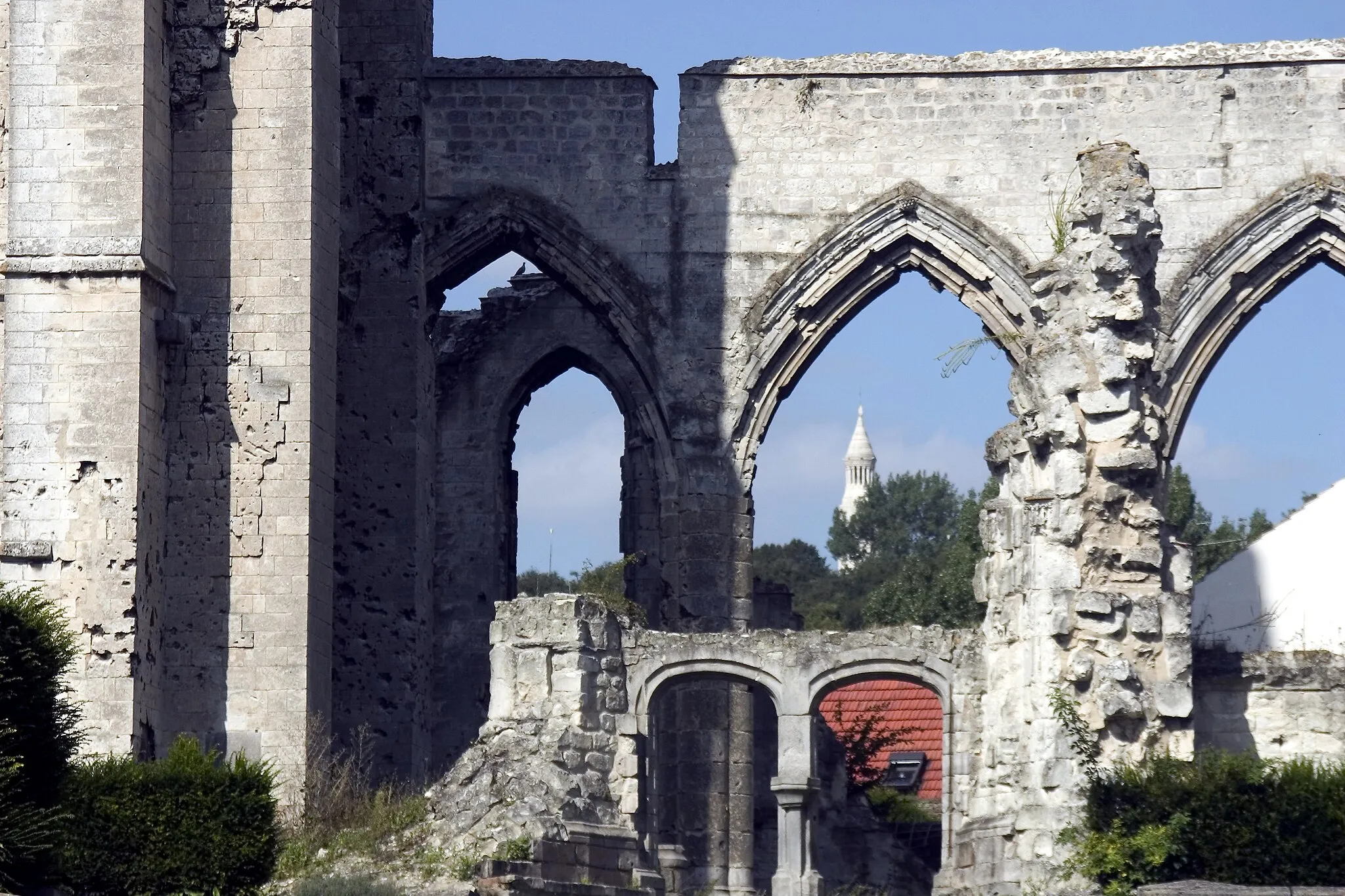 Photo showing: Les ruines de l'église d'Ablain-Saint-Nazaire