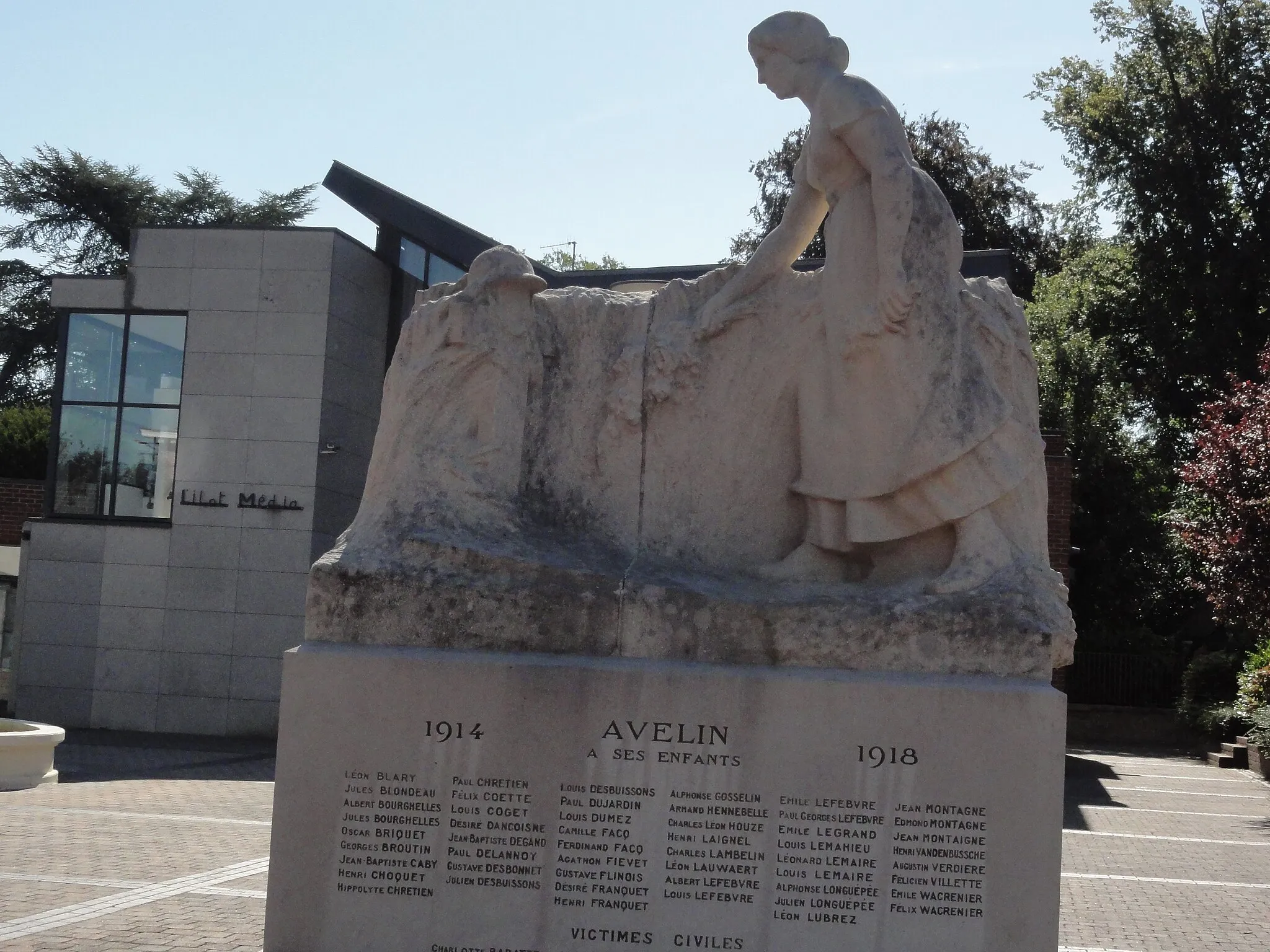 Photo showing: Avelin (Nord) monument aux morts