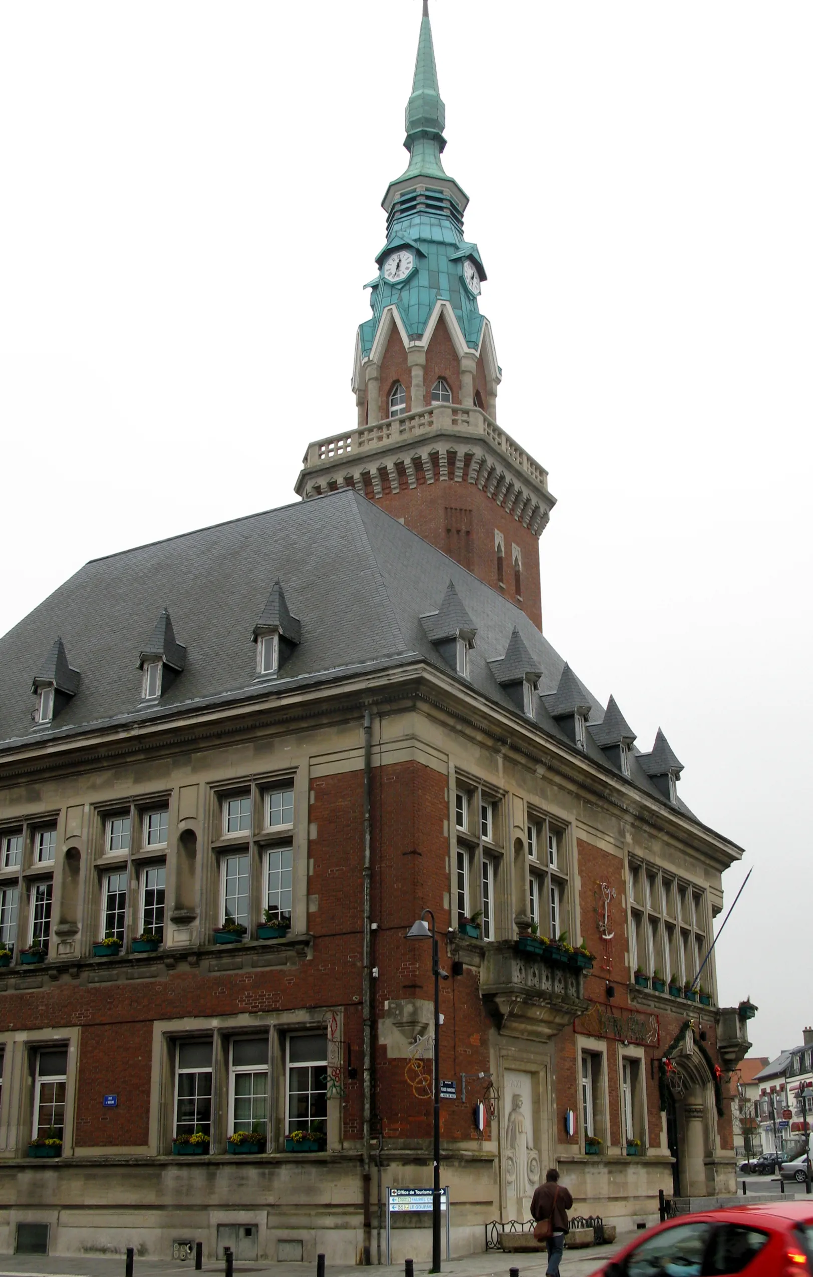 Photo showing: Bapaume (Pas-de-Calais, France) -
L'hôtel-de-ville.
.