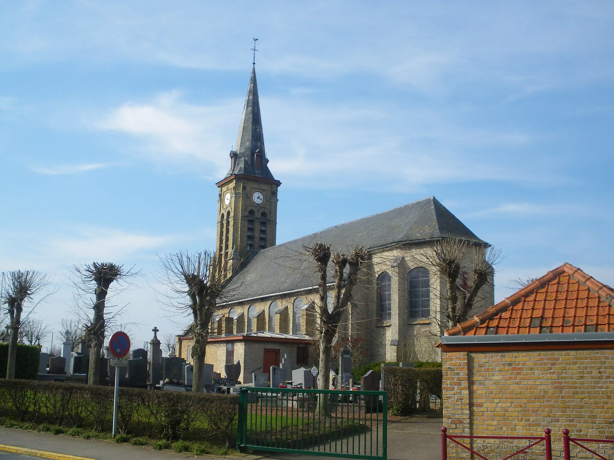 Photo showing: Vue de l'église Saint-Géry de Bierne.