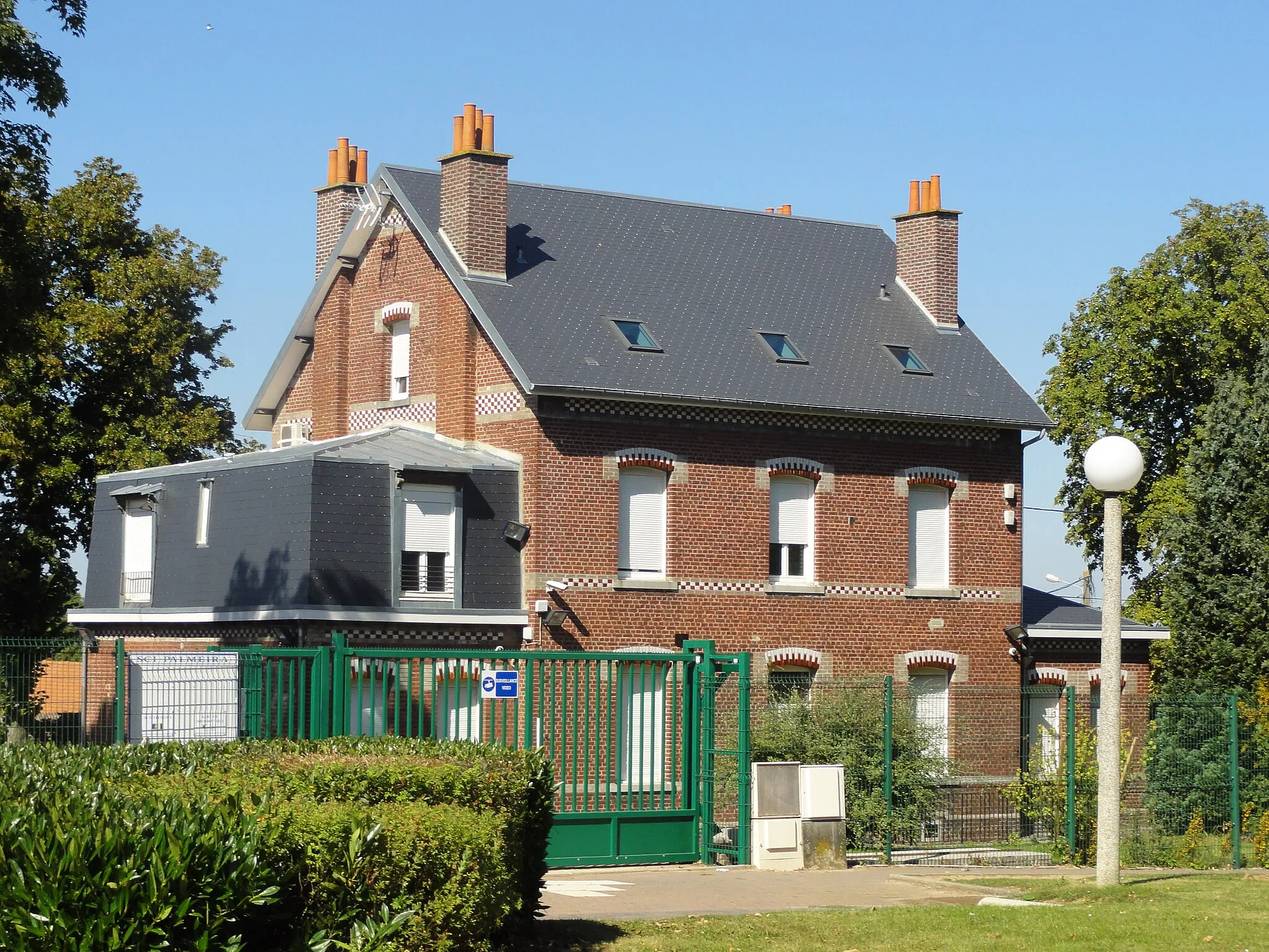 Photo showing: Cités de la fosse n° 10 - 10 bis de la Compagnie des mines de Béthune, Sains-en-Gohelle, Aix-Noulette et Bouvigny-Boyeffles, Pas-de-Calais, Nord-Pas-de-Calais, France.