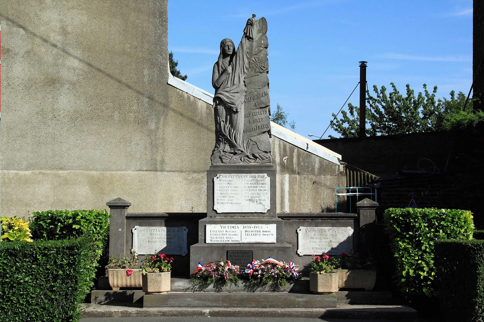 Photo showing: Monument aux Morts - Rue de l'Eglise, 59 Capinghem