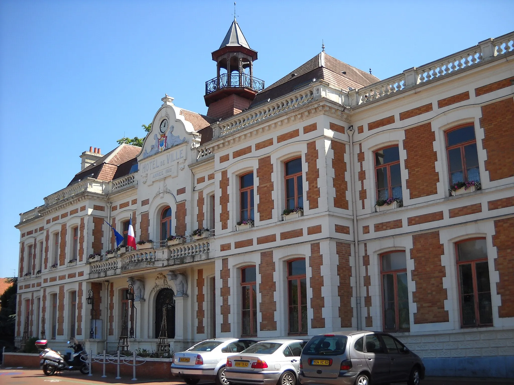 Photo showing: The town hall of Carvin, Pas-de-Calais, en:France.