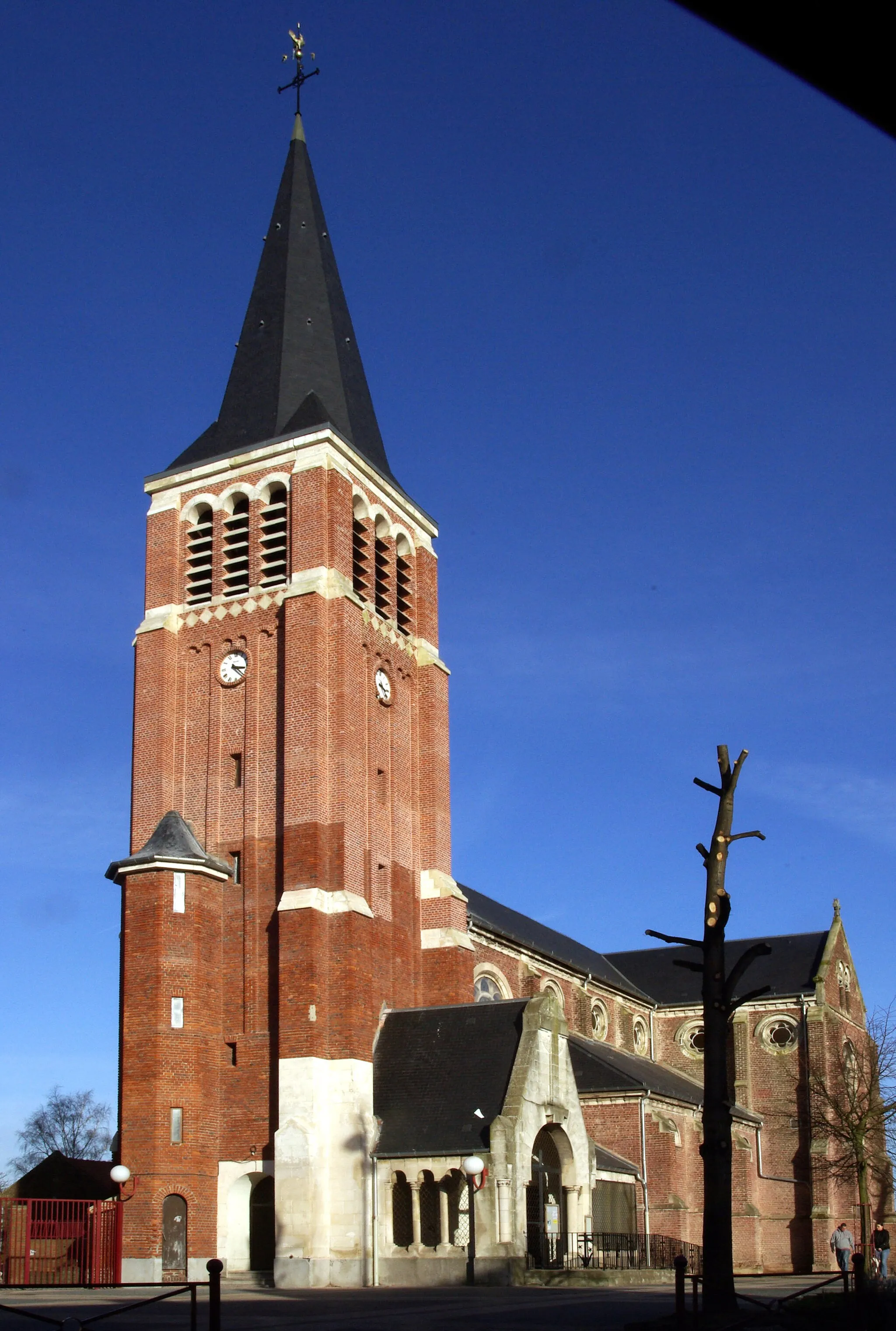 Photo showing: Church of Courcelles-lès-Lens